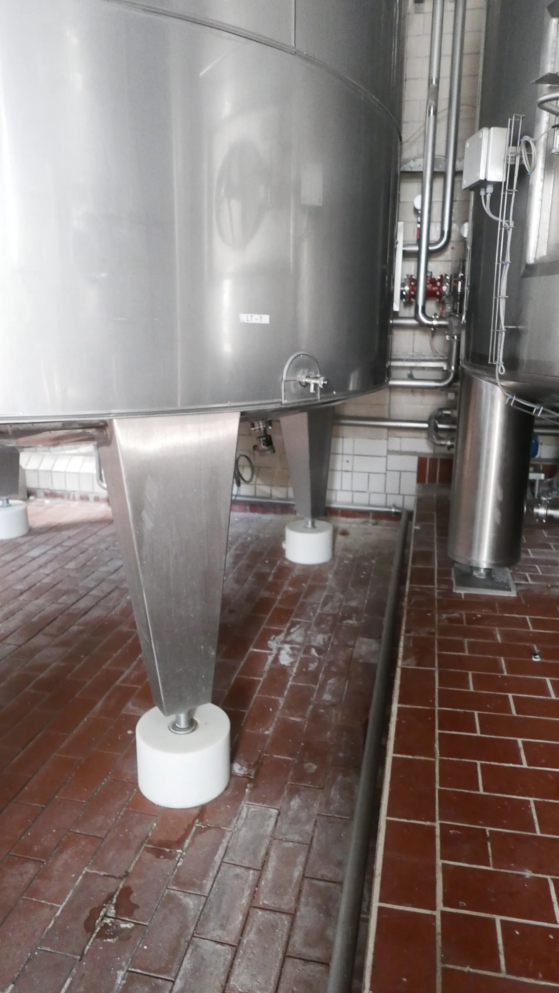 25-01423EUBA 30.000 Liter Rührwerkstank / Lagertank aus V2A isoliert