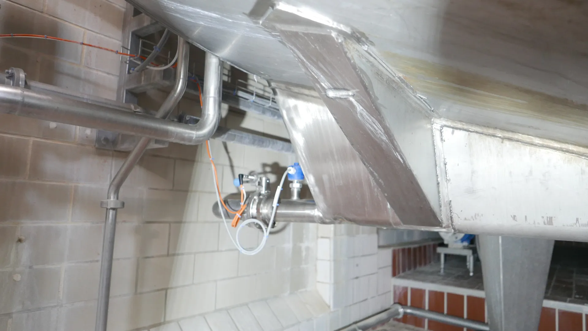 25-01423EUBA 30.000 Liter Rührwerkstank / Lagertank aus V2A isoliert