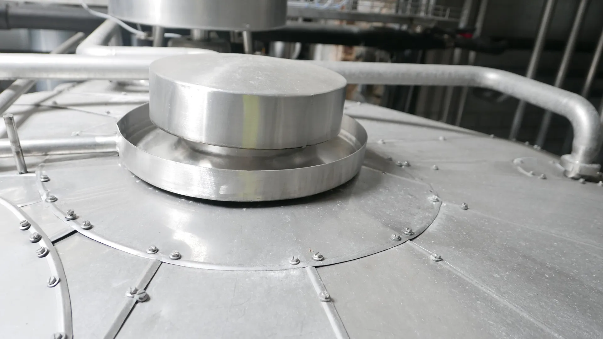 25-01423EUBA 30.000 Liter Rührwerkstank / Lagertank aus V2A isoliert