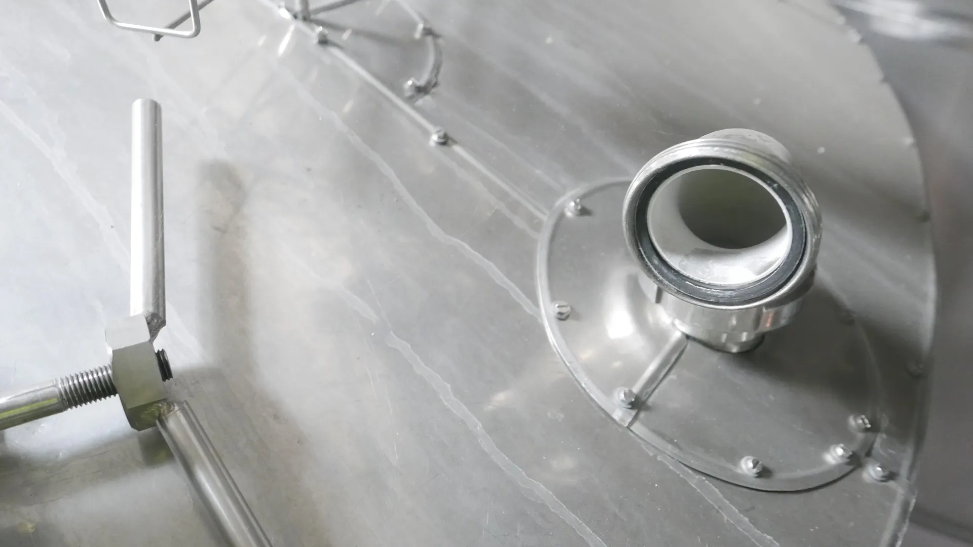 25-01423EUBA 30.000 Liter Rührwerkstank / Lagertank aus V2A isoliert