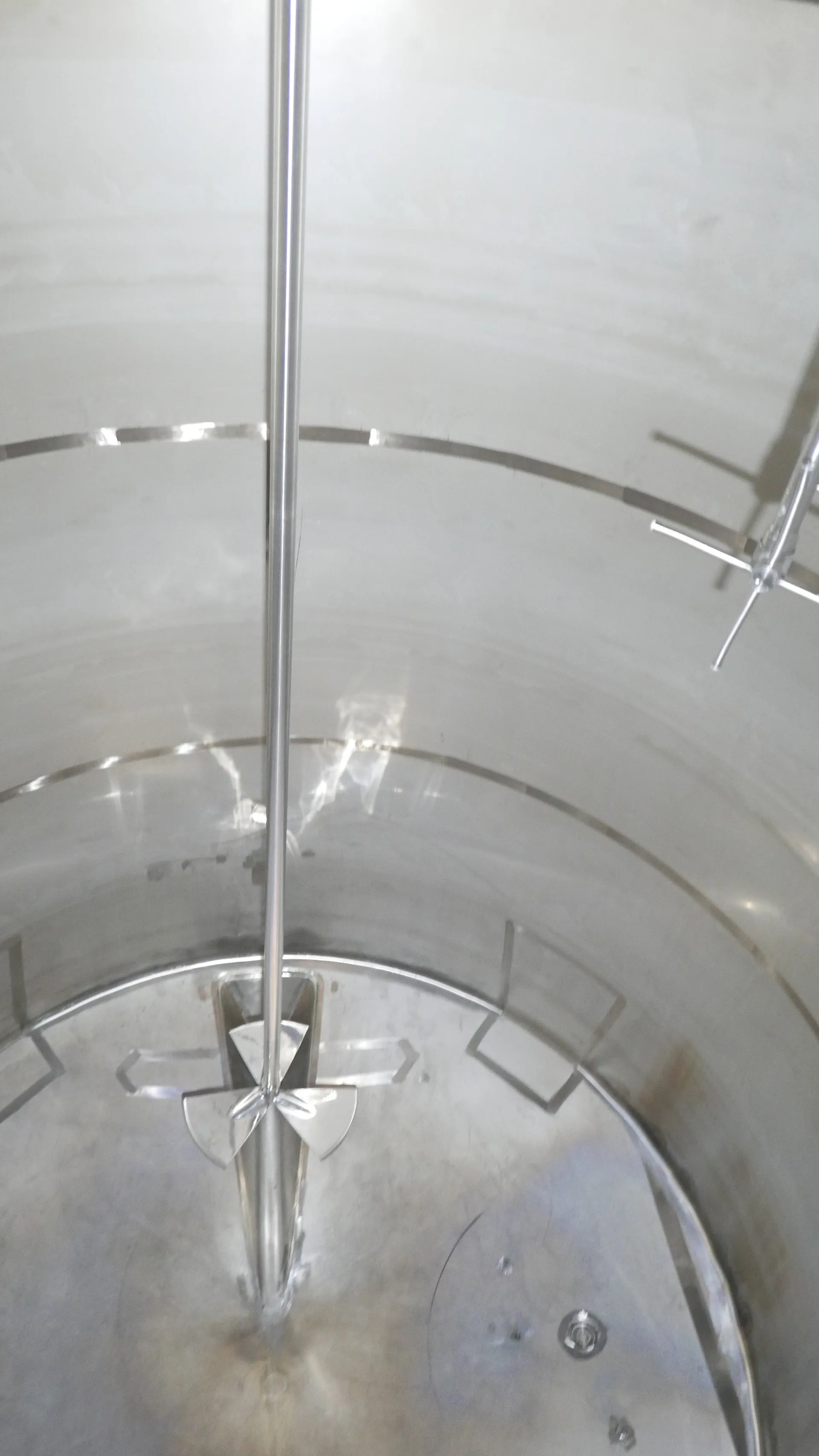 25-01423EUBA 30.000 Liter Rührwerkstank / Lagertank aus V2A isoliert