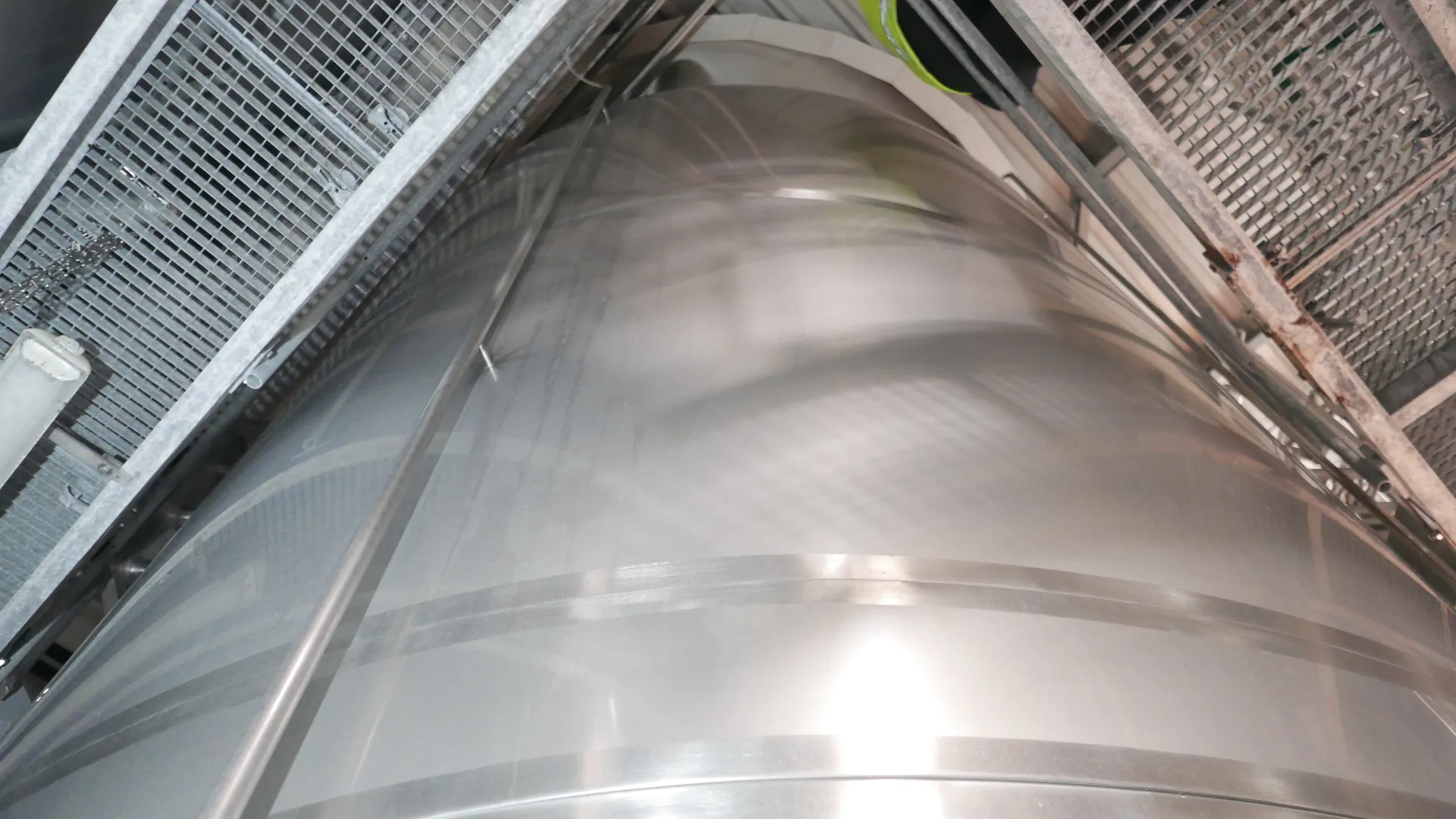 25-0145EUBA 35.000 Liter Rührwerkstank / Lagertank aus V2A isoliert