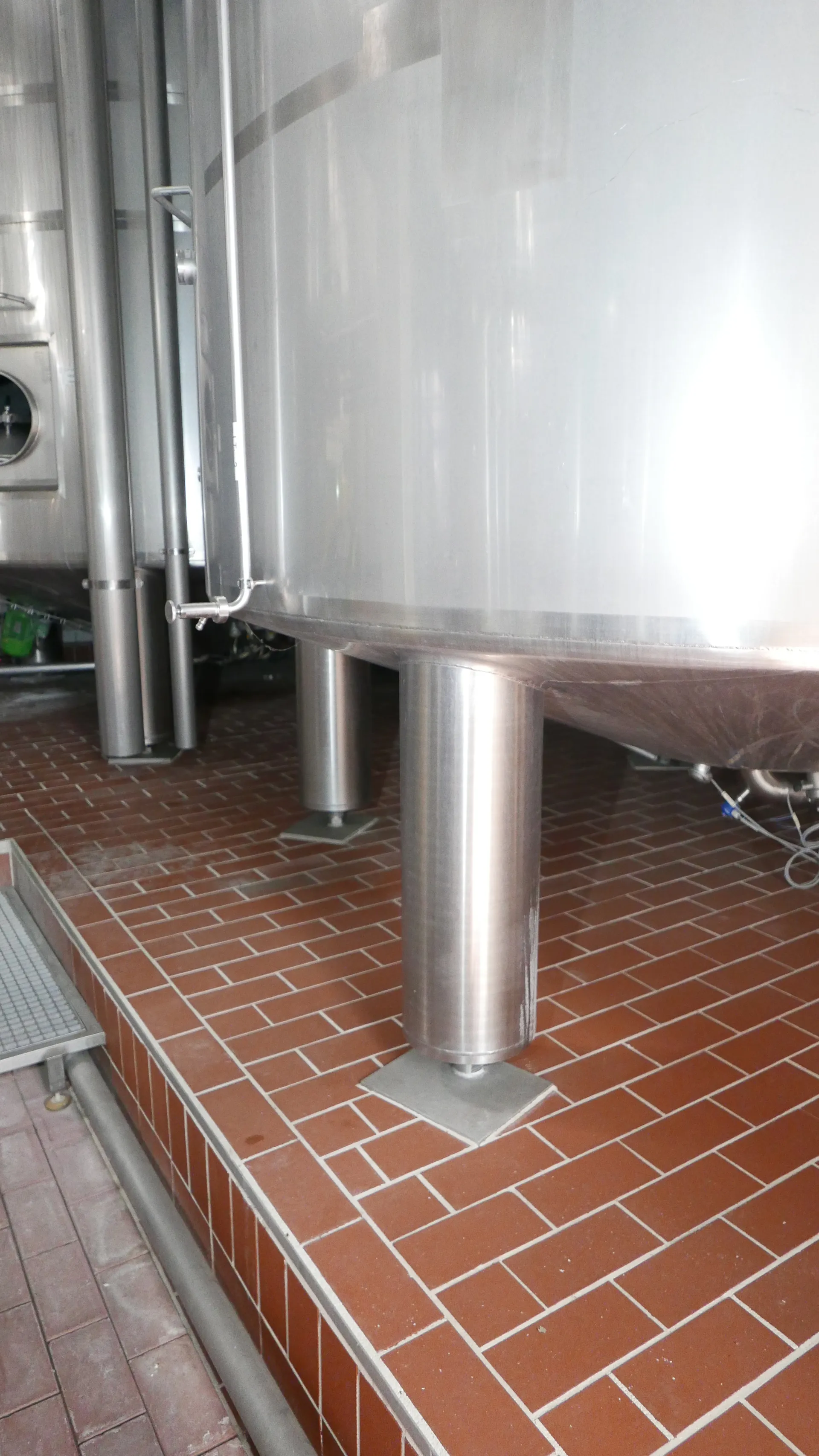 25-0145EUBA 35.000 Liter Rührwerkstank / Lagertank aus V2A isoliert