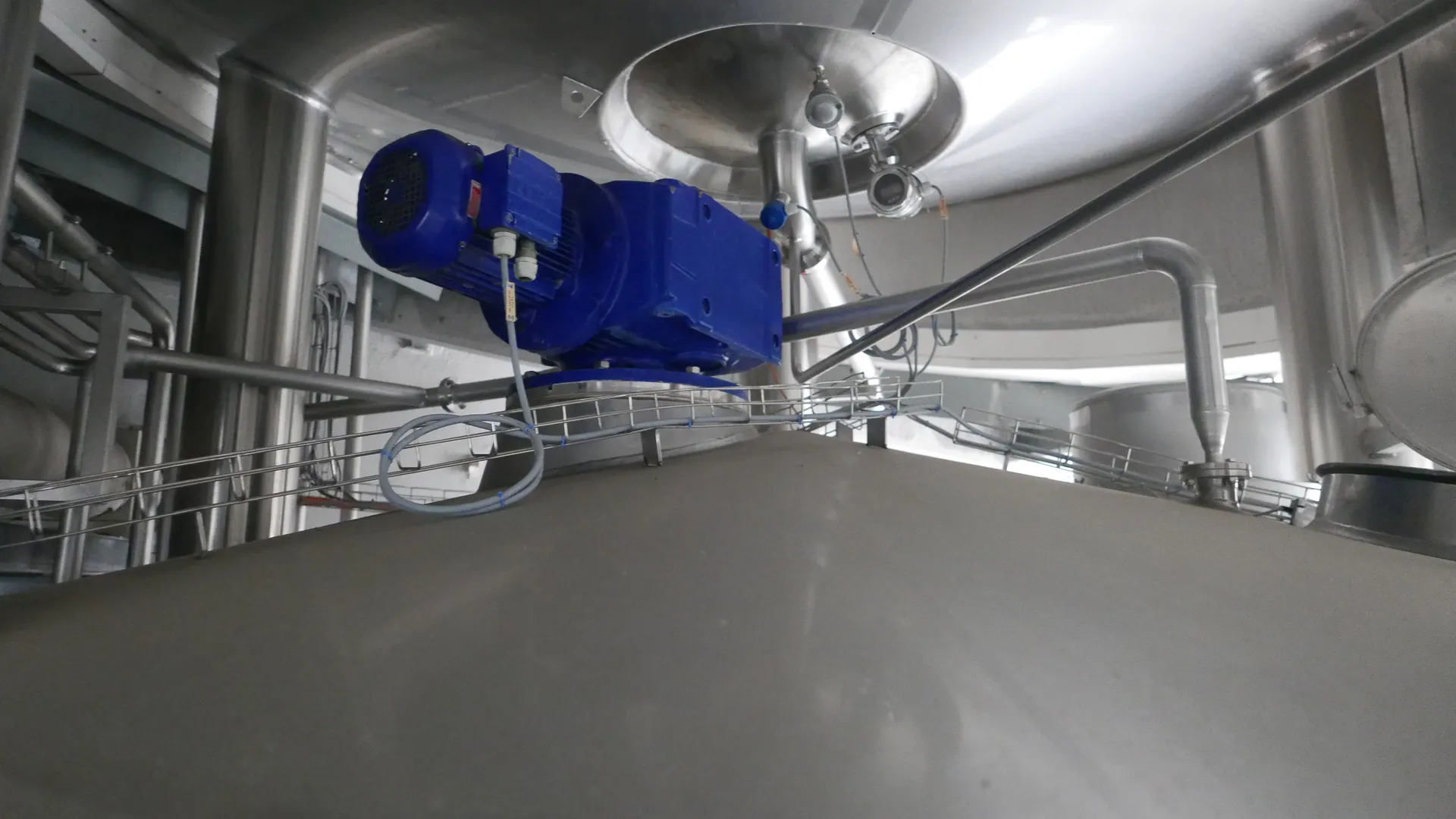 25-0145EUBA 35.000 Liter Rührwerkstank / Lagertank aus V2A isoliert
