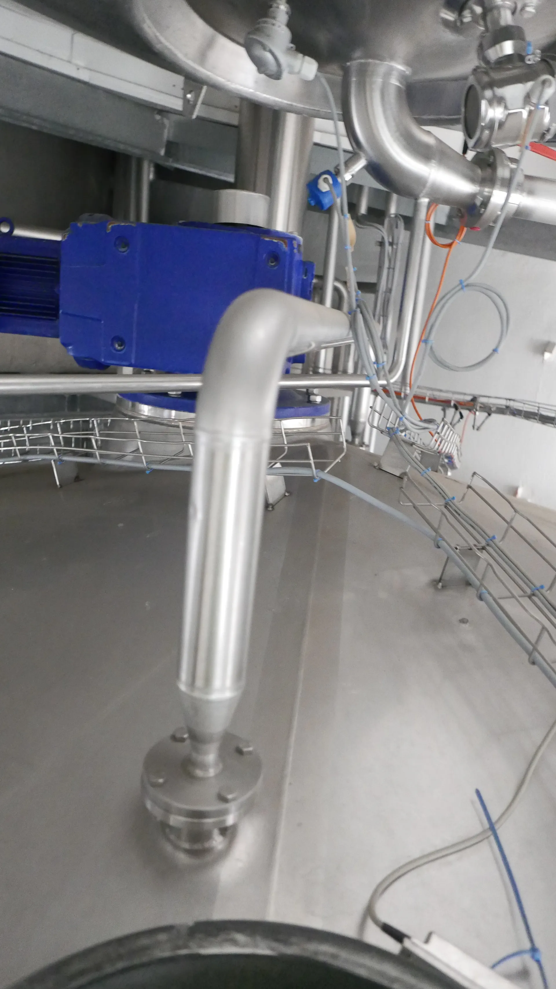 25-0145EUBA 35.000 Liter Rührwerkstank / Lagertank aus V2A isoliert