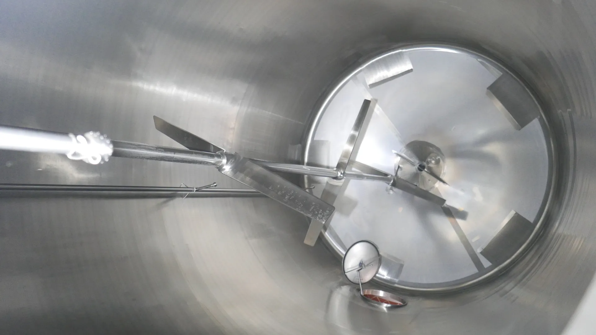 25-0145EUBA 35.000 Liter Rührwerkstank / Lagertank aus V2A isoliert