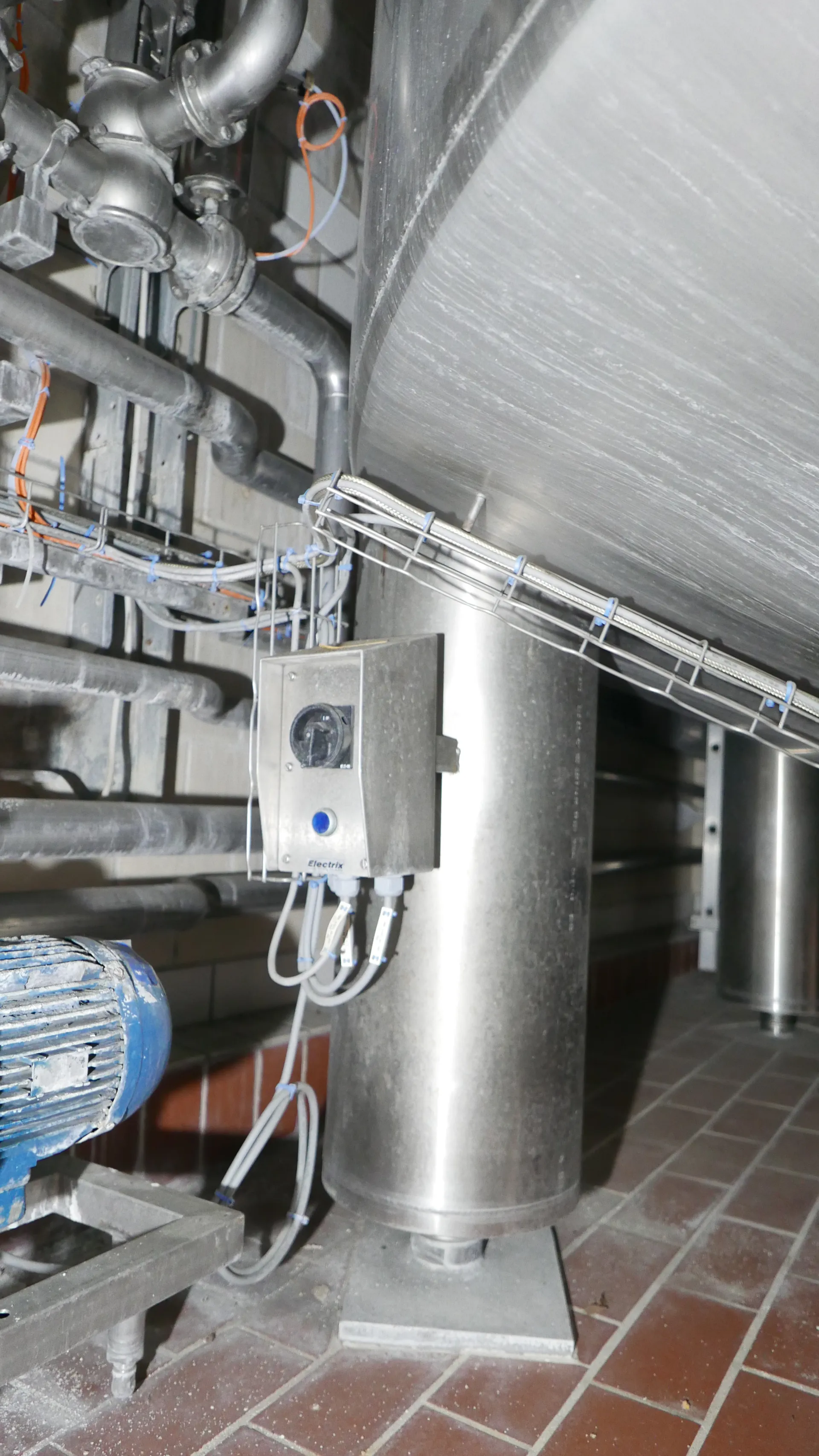 25-0144EUBA 60.000 + 30.000 + 30.000 Liter 3-Stocktank / Rührwerkstank / Lagertank aus V2A