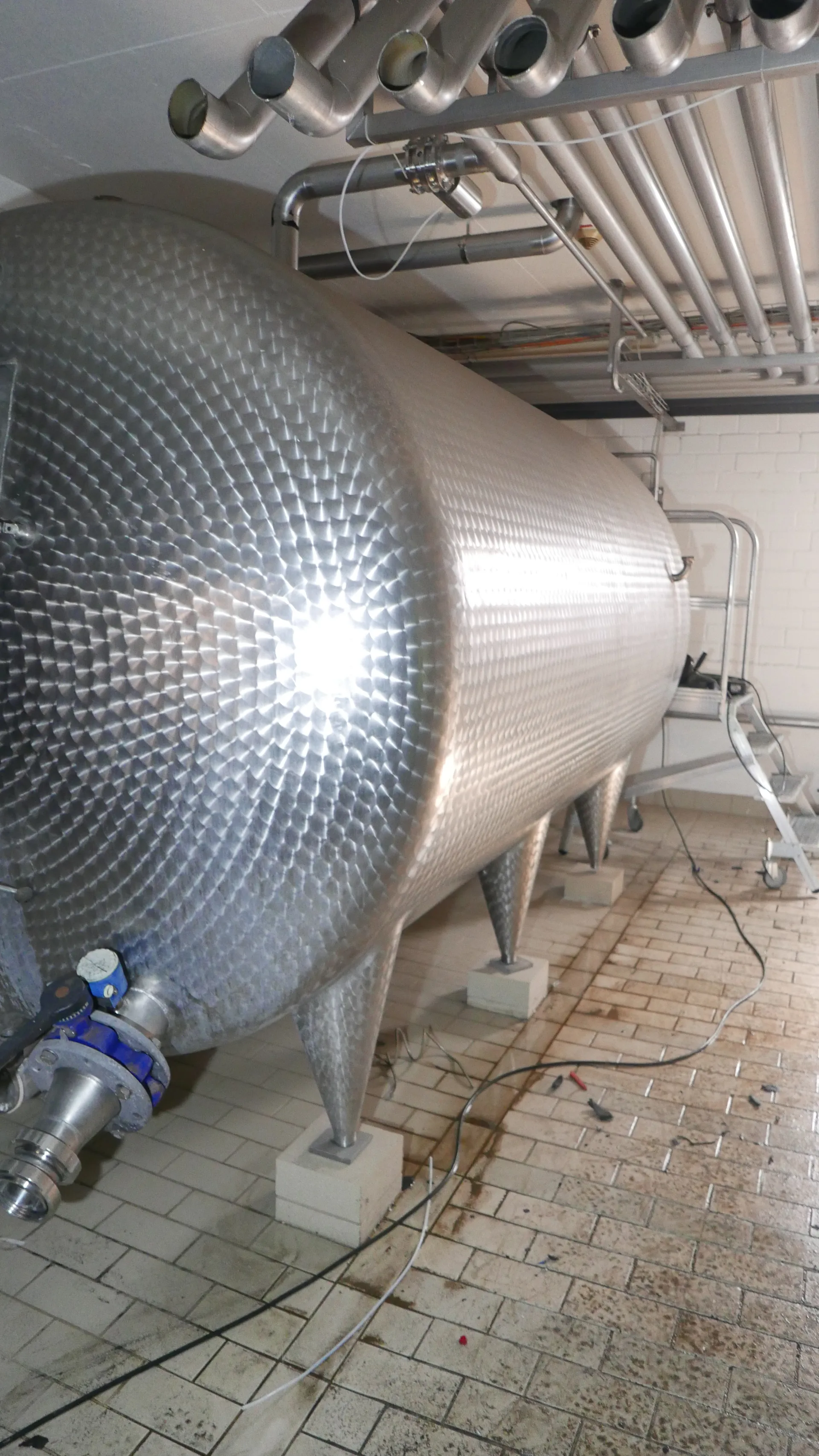 25-0148EUBA 10.000 Liter Lagertank isoliert liegend aus V2A