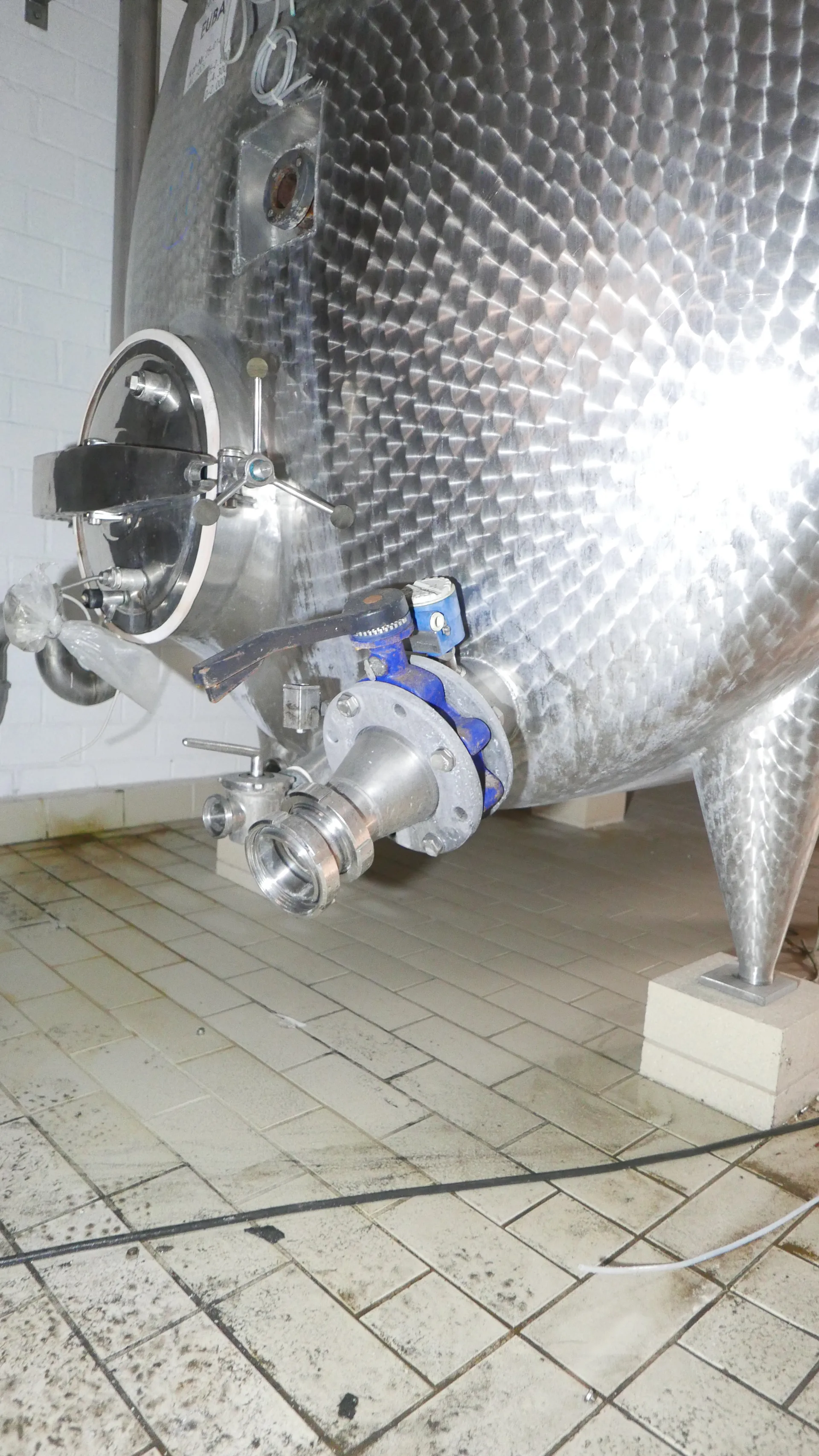 25-0148EUBA 10.000 Liter Lagertank isoliert liegend aus V2A