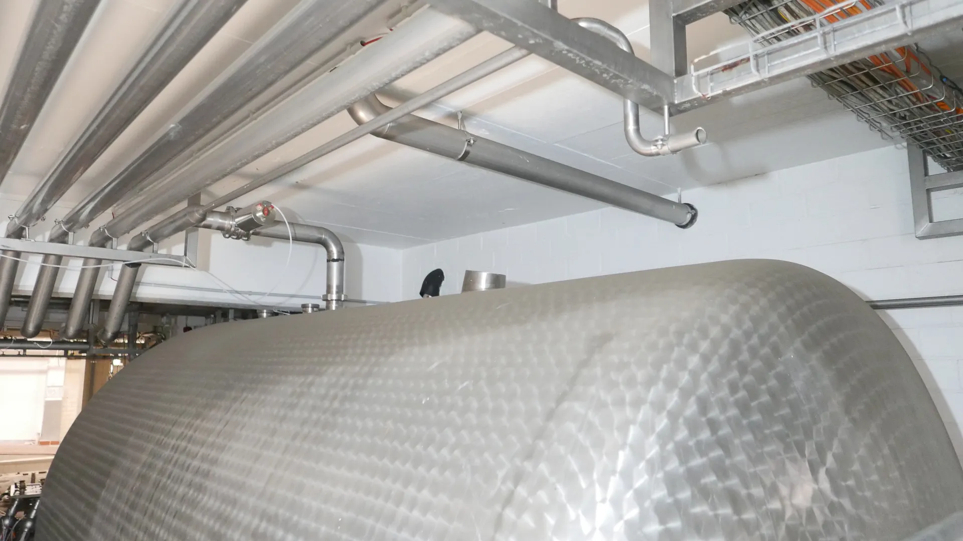 25-0148EUBA 10.000 Liter Lagertank isoliert liegend aus V2A