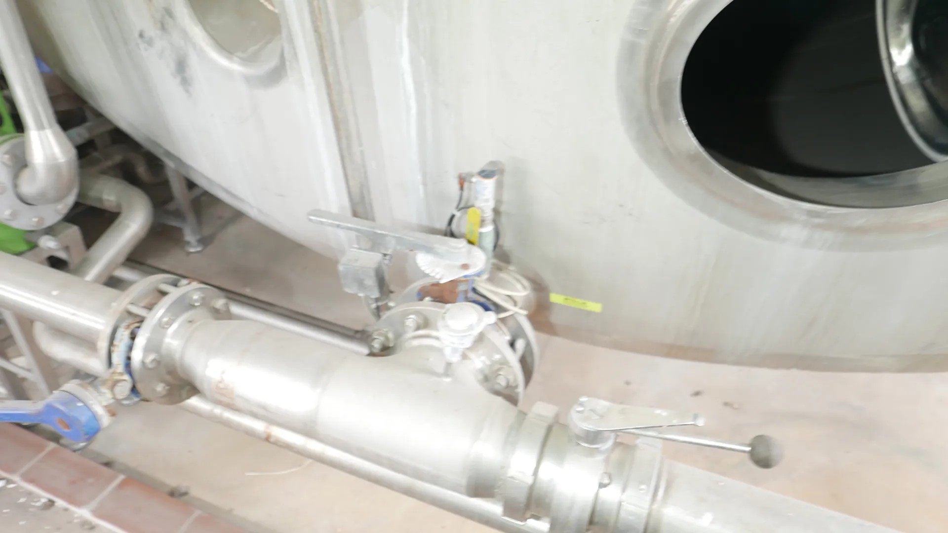 25-0157EUBA 150.000 Liter Hartwassertank, Weichwassertank in V2A horizontal 