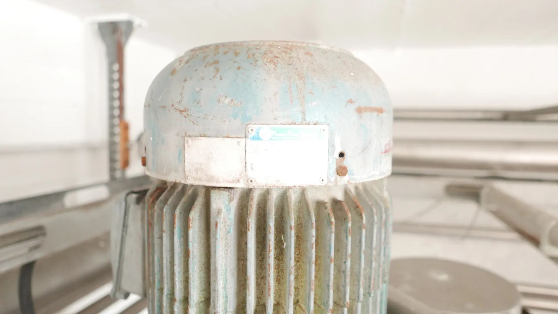 25-0160EUBA 3.000 Liter Rührwerkstank aus V2A