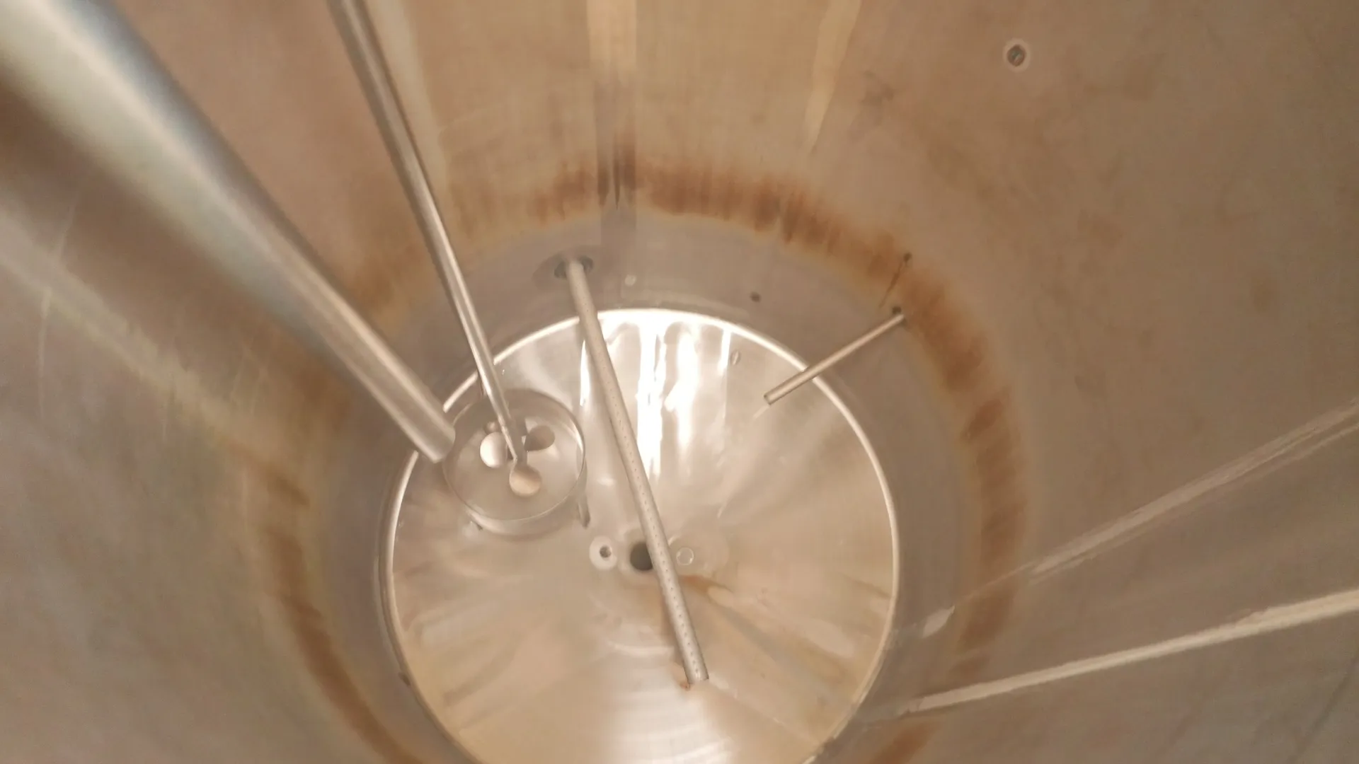 25-0160EUBA 3.000 Liter Rührwerkstank aus V2A