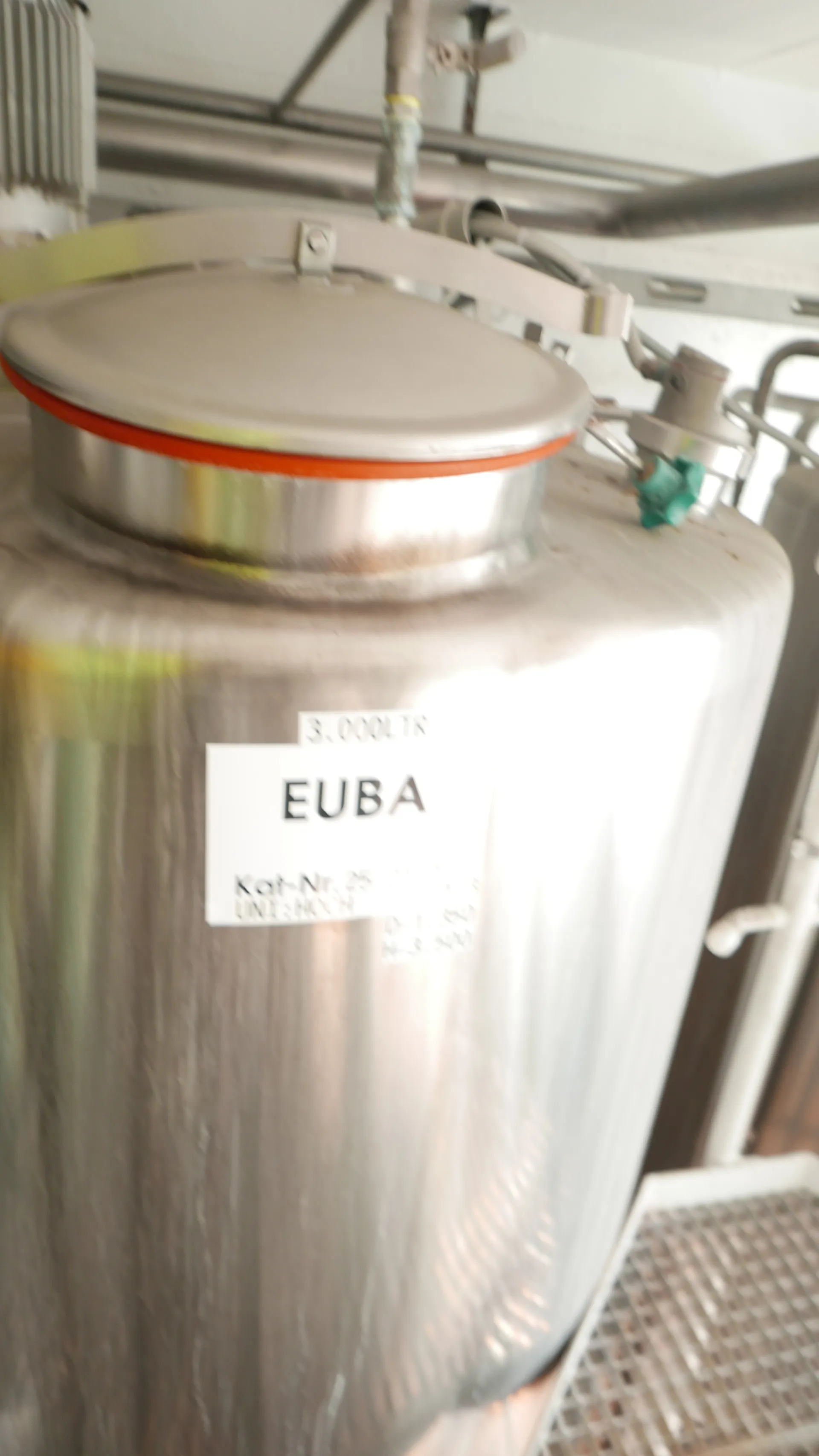 25-0160EUBA 3.000 Liter Rührwerkstank aus V2A