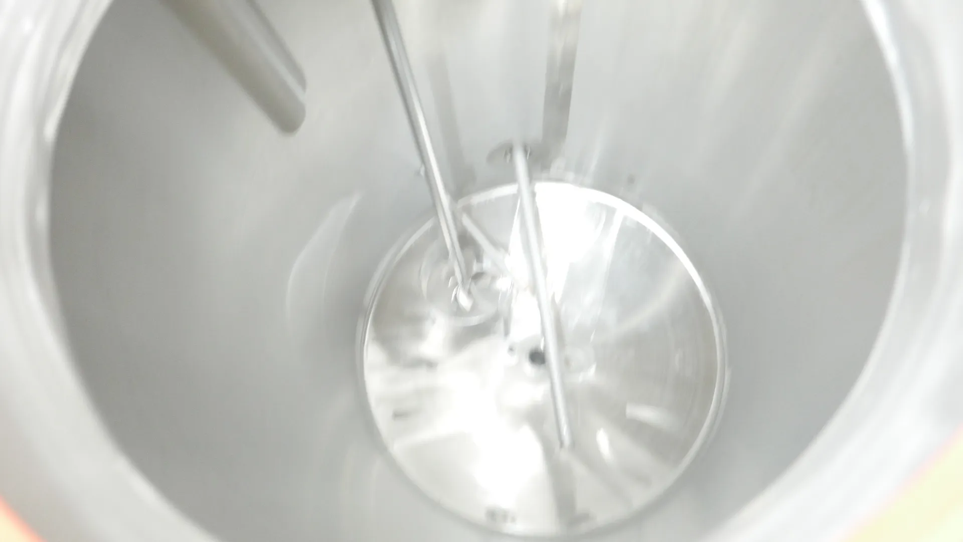 25-0160EUBA 3.000 Liter Rührwerkstank aus V2A