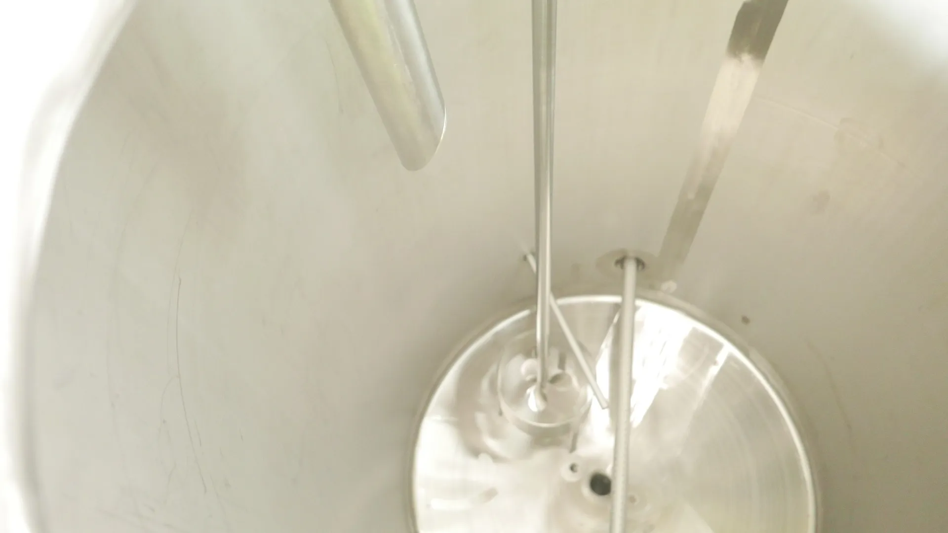 25-0160EUBA 3.000 Liter Rührwerkstank aus V2A
