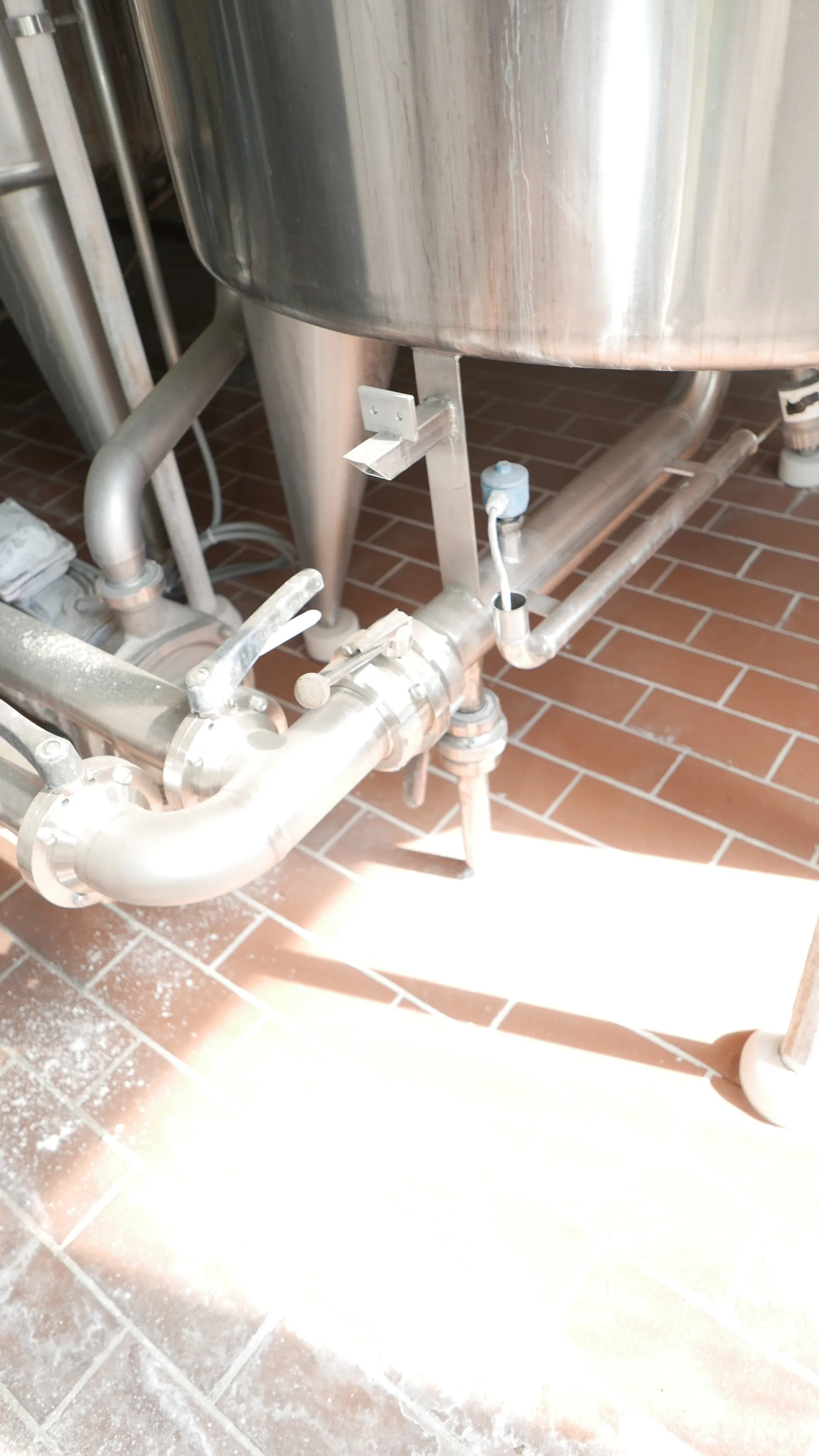 25-0160EUBA 3.000 Liter Rührwerkstank aus V2A