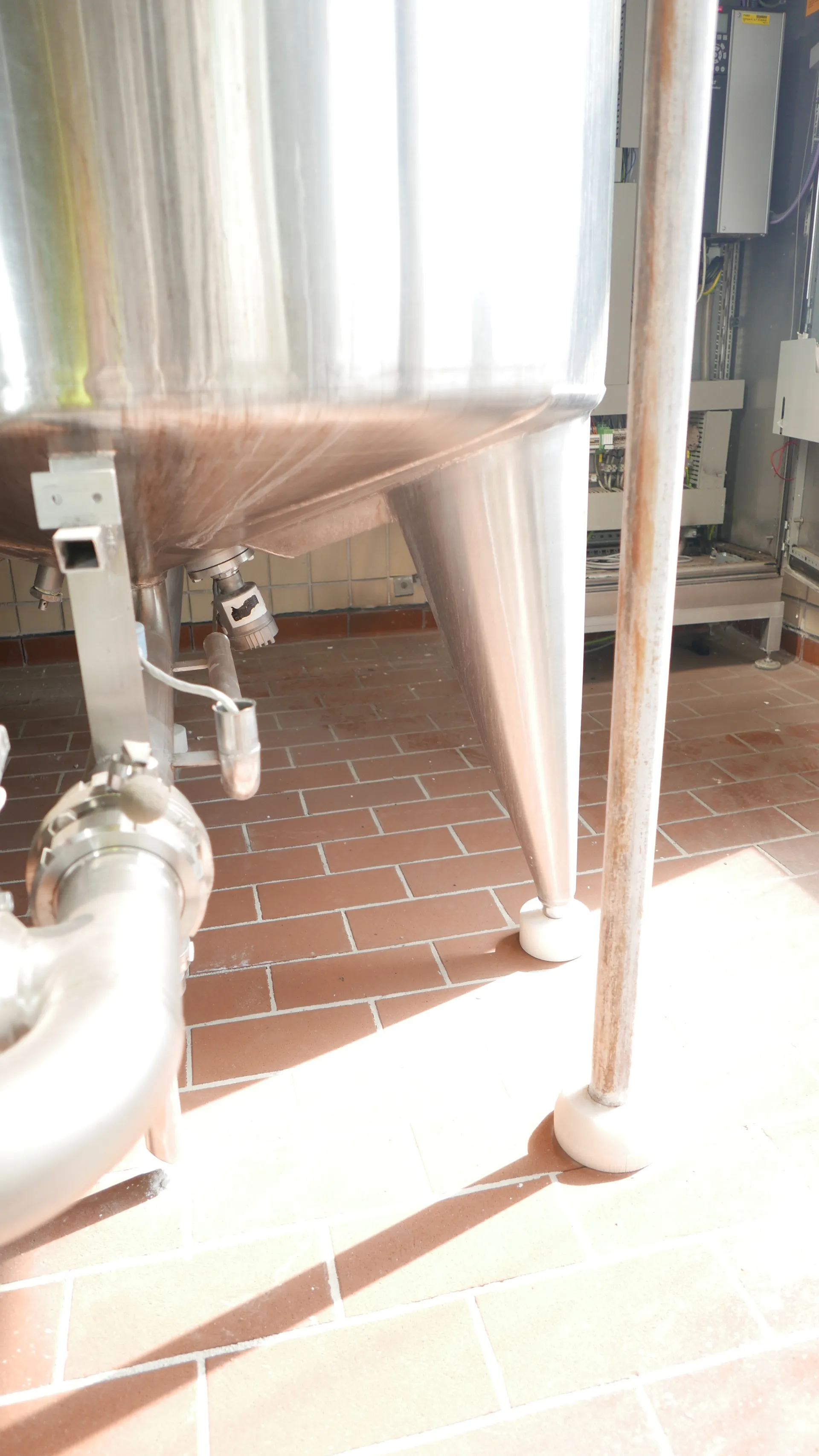25-0160EUBA 3.000 Liter Rührwerkstank aus V2A