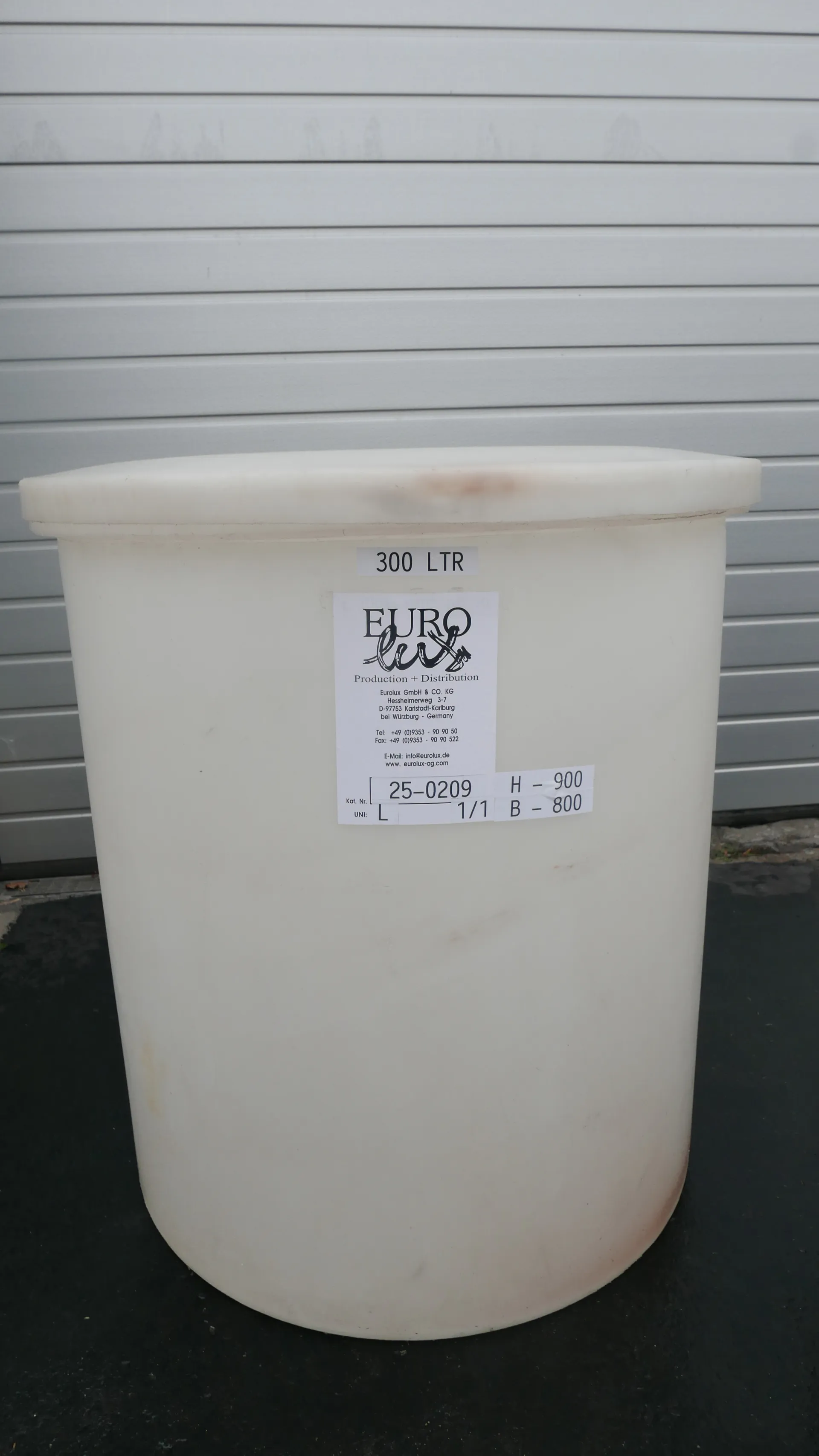 25-0211 GFK Tank 300 Liter