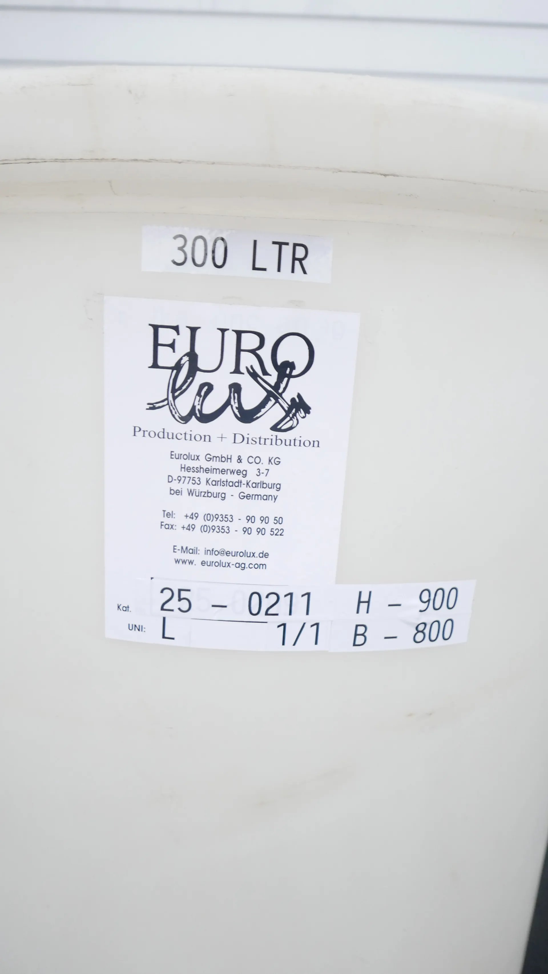 25-0211 GFK Tank 300 Liter