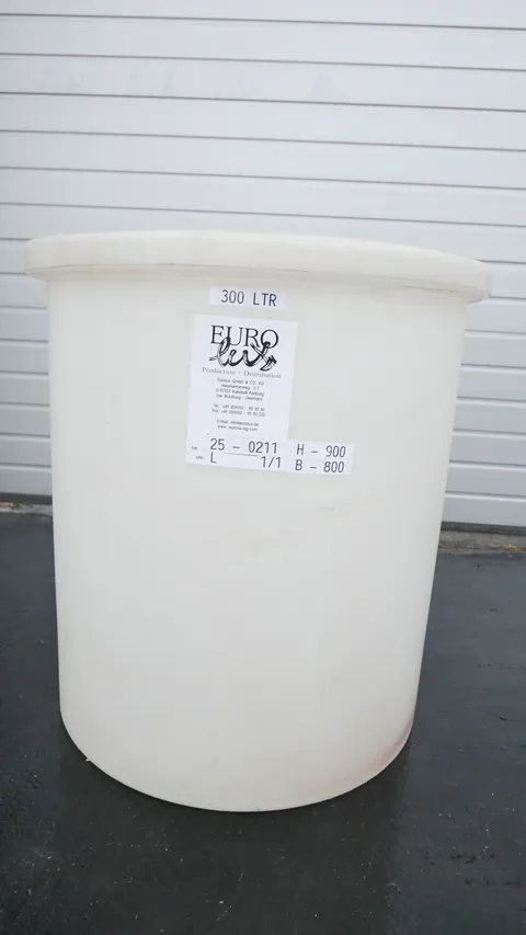25-0211 GFK Tank 300 Liter
