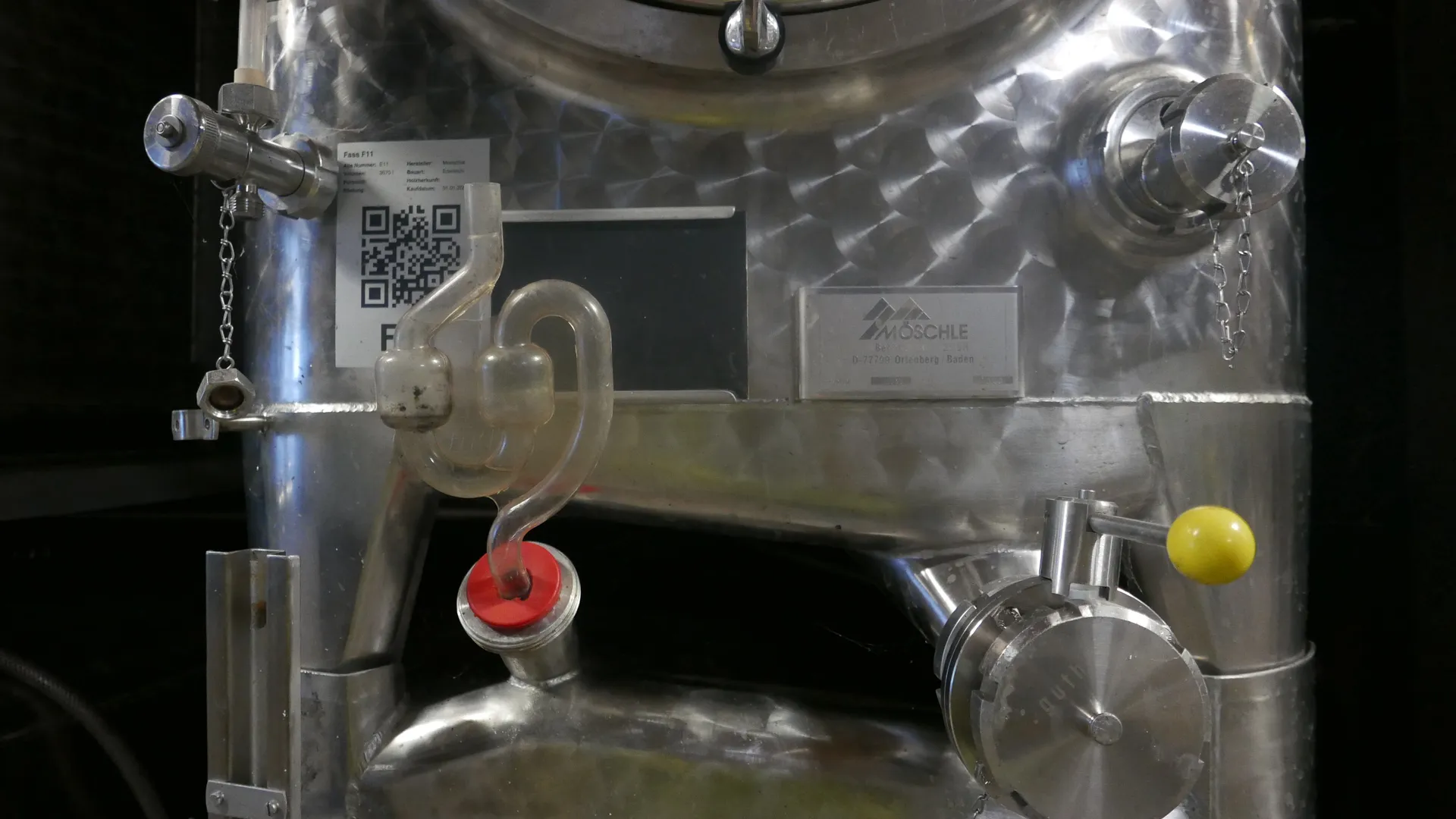 4.250 Liter Lagertank/ Weintank, kubisch mit Kühlmantel, Raumangepasst