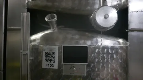 5.000 Liter Weintank/Lagertank Möschle, kubisch mit Kühlmantel