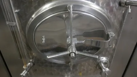 5.000 Liter Weintank/Lagertank Möschle, kubisch mit Kühlmantel