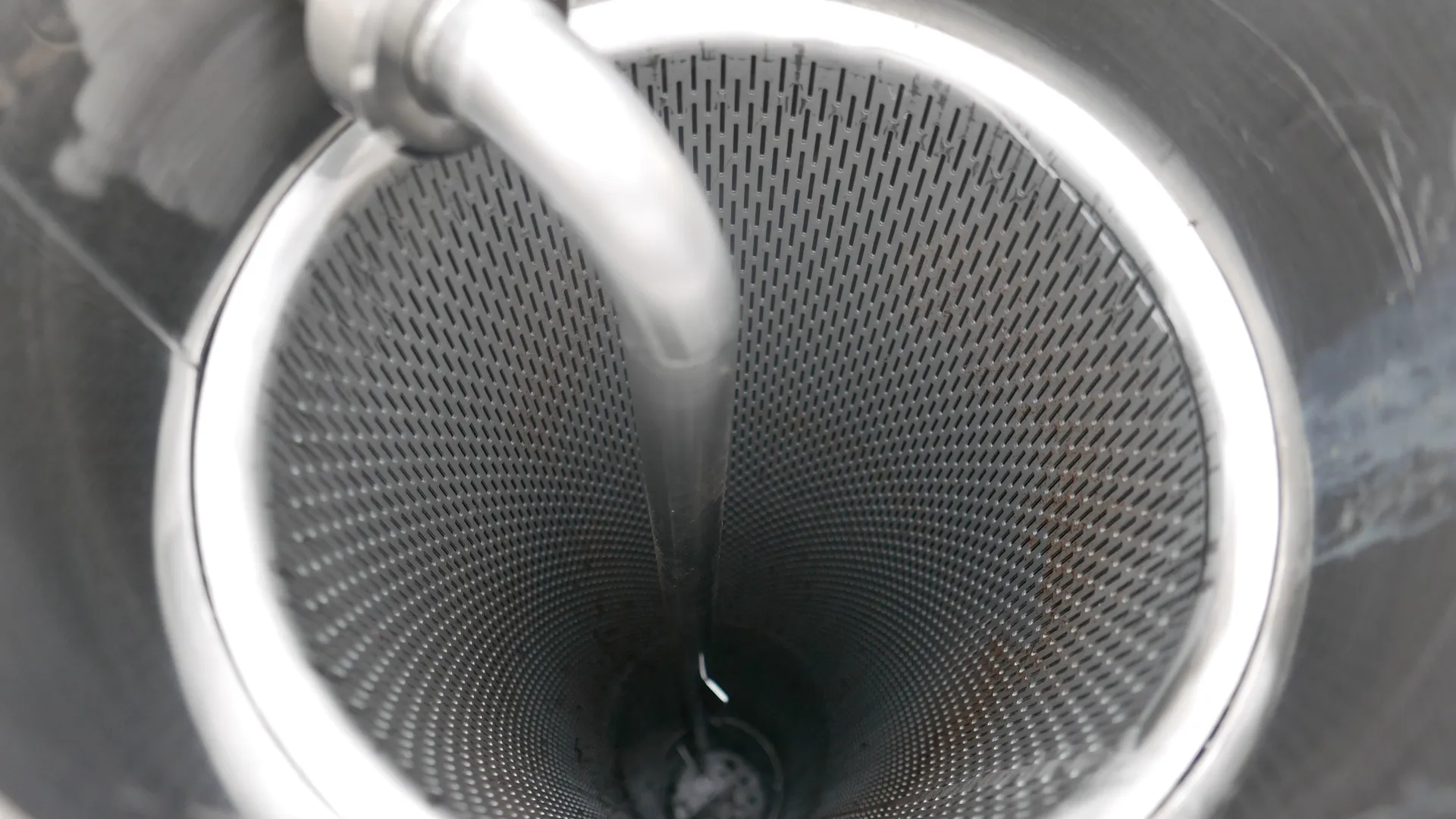 5.300 Liter Maischetaucher /Voll- Taucher RIEGER mit Überspüleinrichtung  und Siebzylinder mit Kühlmantel und Steuerung in V2A
