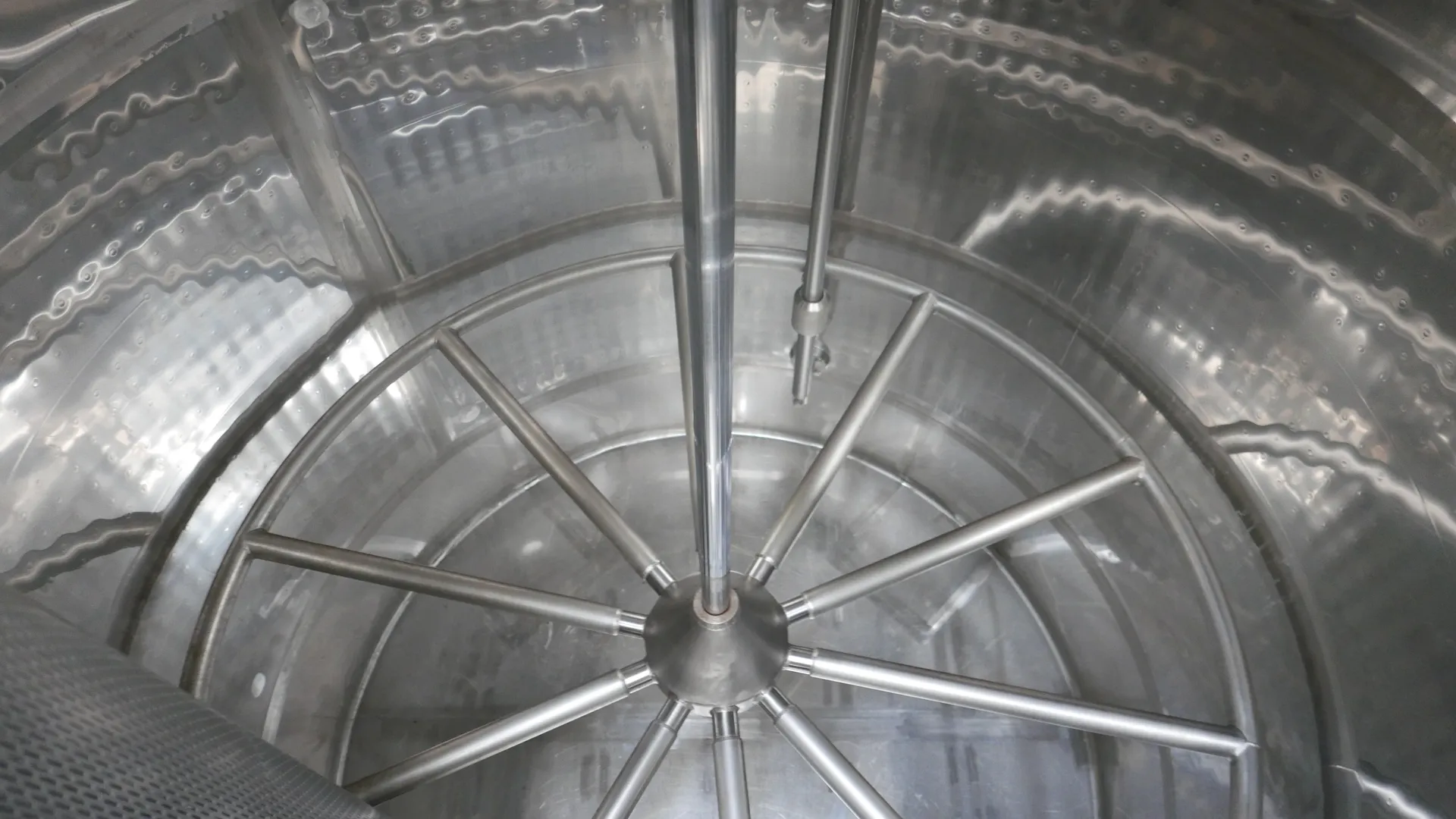 10.000 Liter Maischetaucher /Voll- Taucher RIEGER mit Überspüleinrichtung und Siebzylinder mit Kühlmantel und Steuerung in V2A