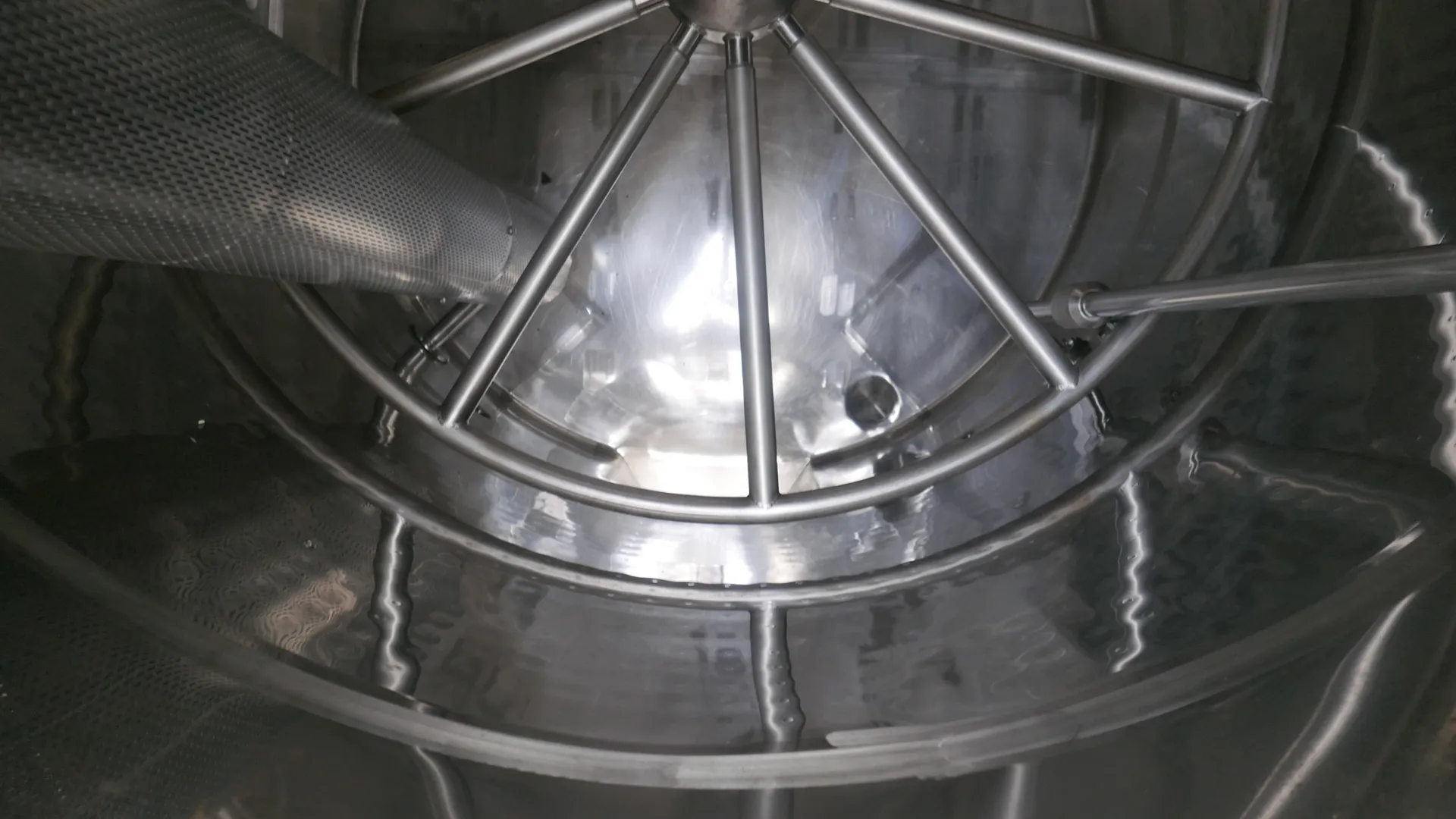 10.000 Liter Maischetaucher /Voll- Taucher RIEGER mit Überspüleinrichtung und Siebzylinder mit Kühlmantel und Steuerung in V2A