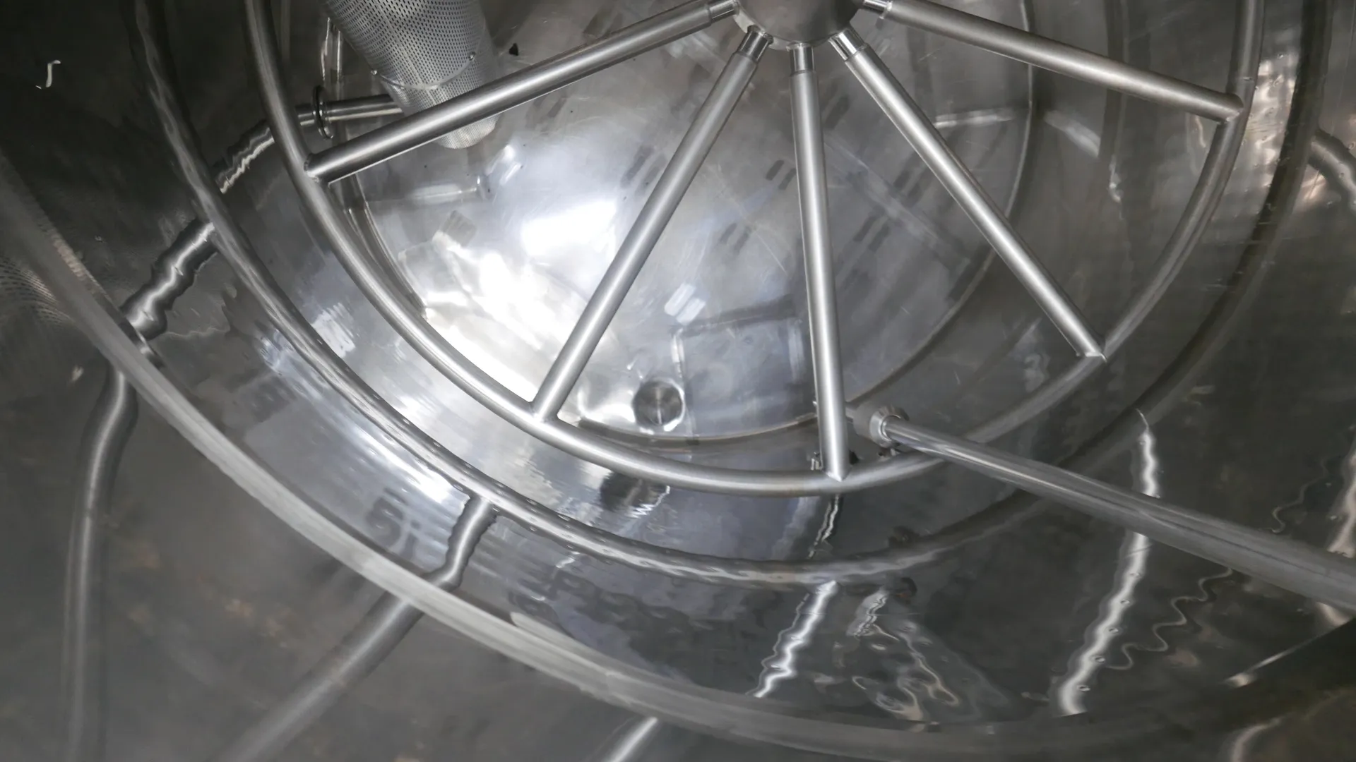10.000 Liter Maischetaucher /Voll- Taucher RIEGER mit Überspüleinrichtung und Siebzylinder mit Kühlmantel und Steuerung in V2A