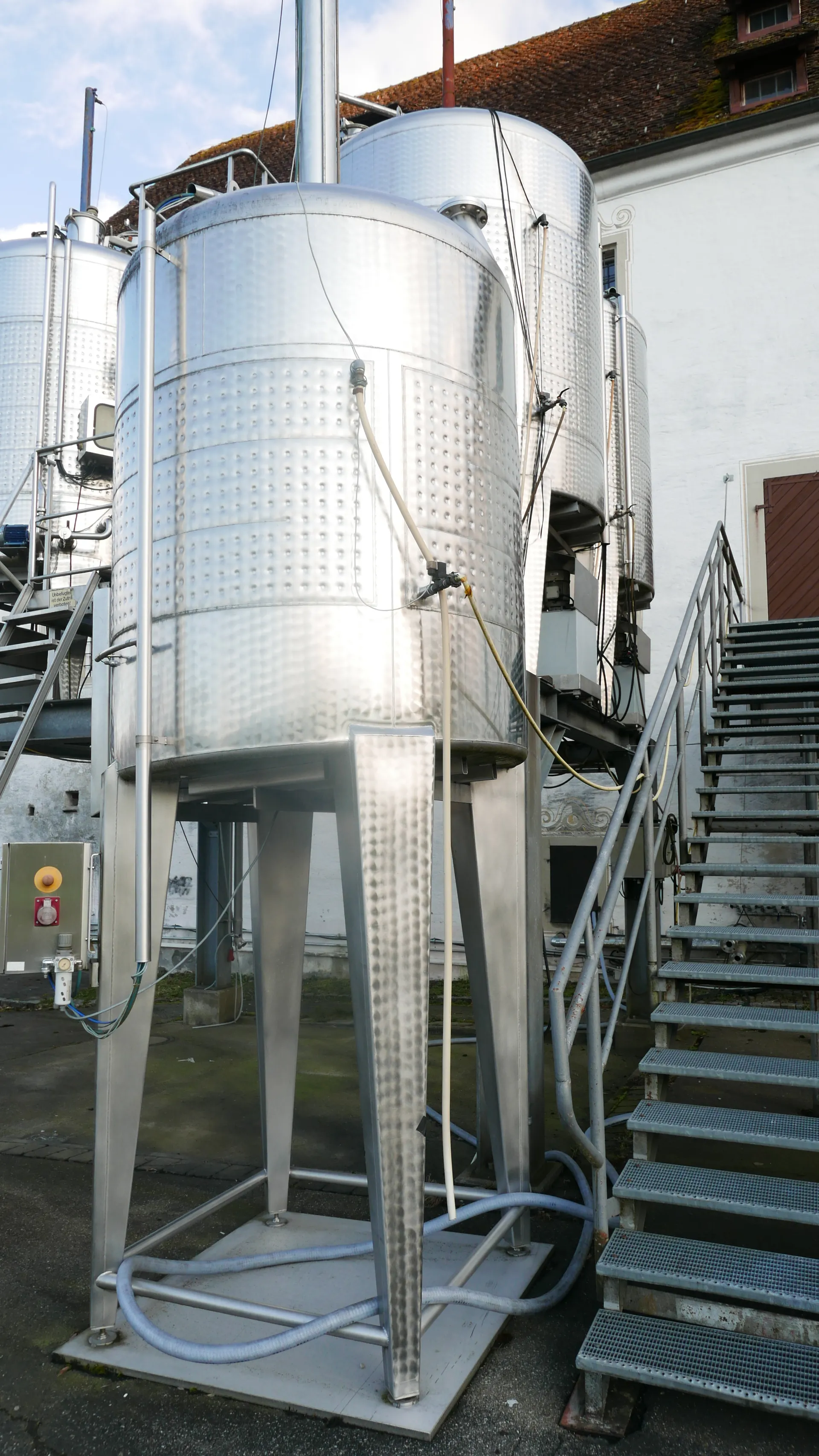 5.300 Liter Maischetaucher /Voll- Taucher RIEGER mit Überspüleinrichtung  und Siebzylinder mit Kühlmantel und Steuerung in V2A
