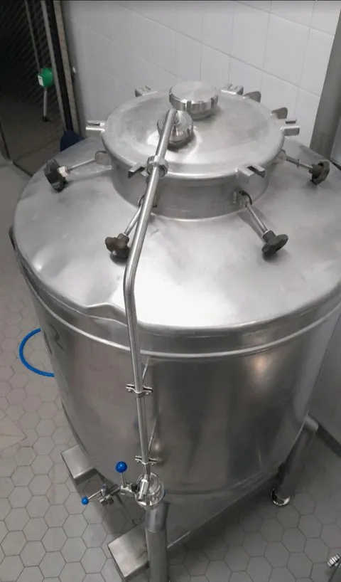 25-0186 750 Liter Drucktank/Lagertank/Biertank, 1 bar Druck, rund, aus V2A 