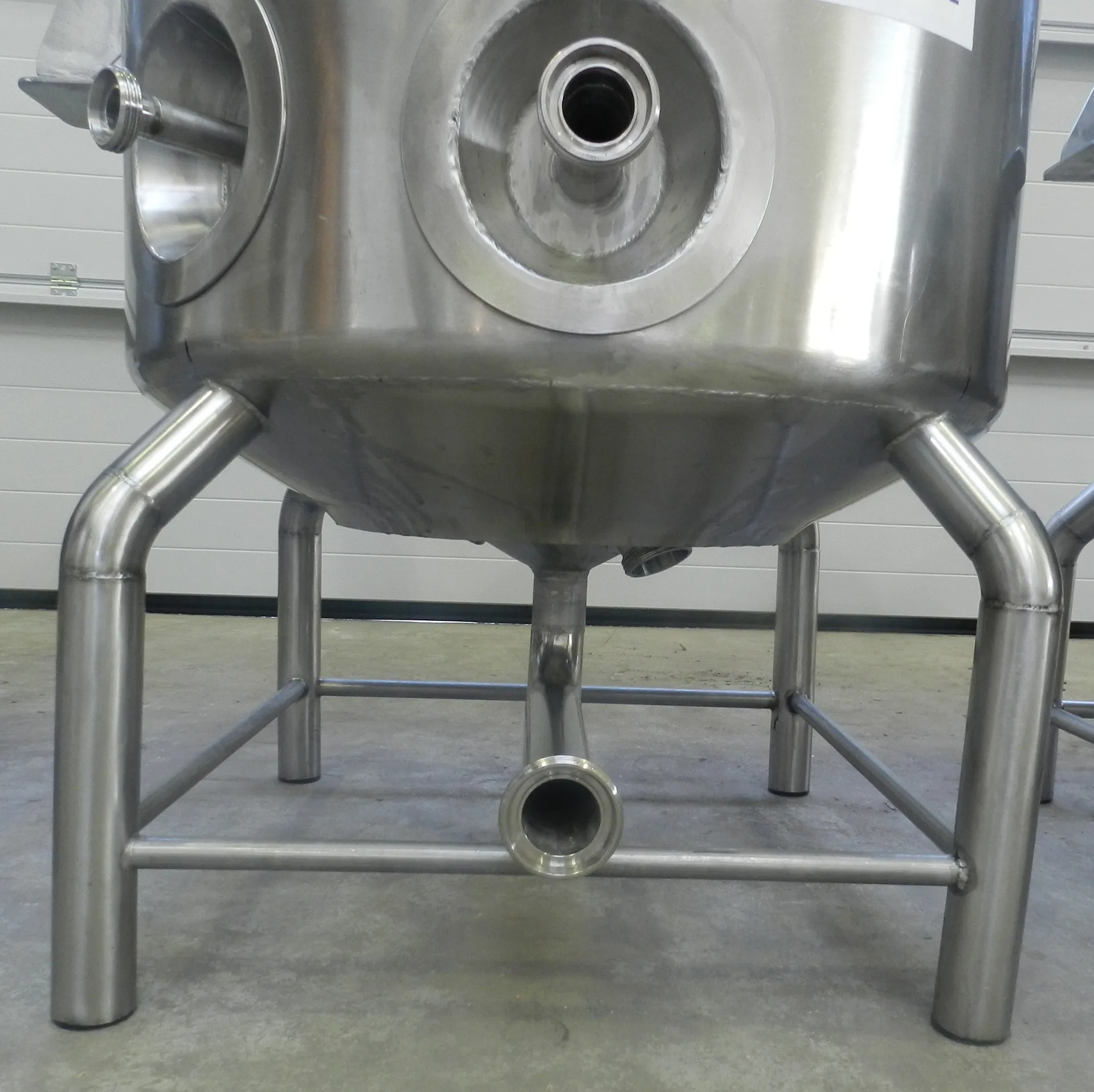 Mischtanks mit Isolierung / Drucktanks 250 Liter aus V2A 