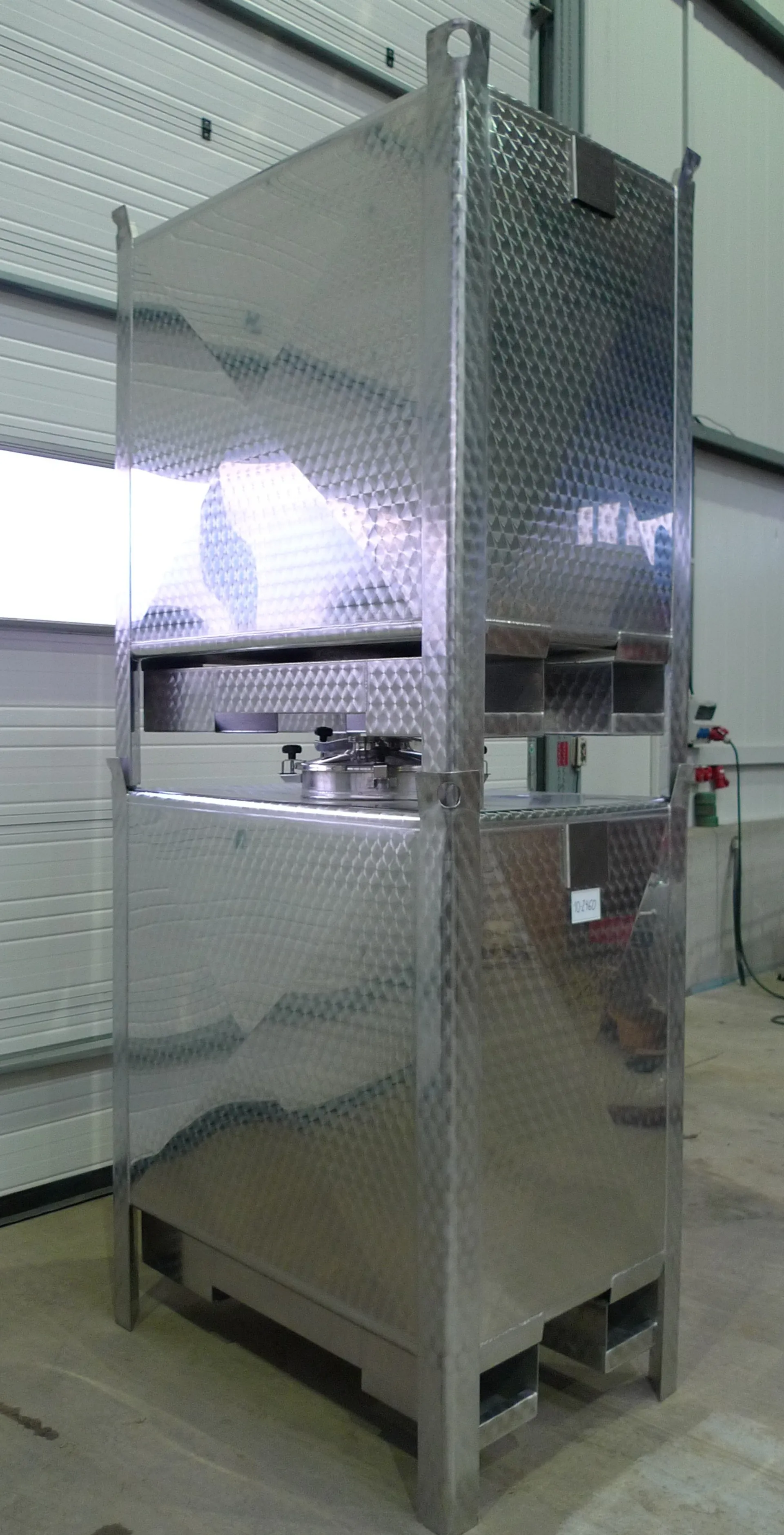 Lager- und Transporttanks 1000 Liter RECHTECKIG aus V2A 