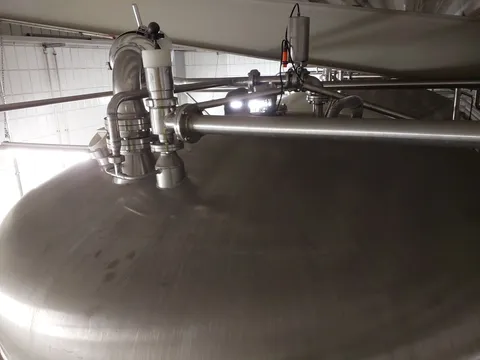 12.890 Liter 2 bar Drucktank Würzesterilisator 2 isoliert