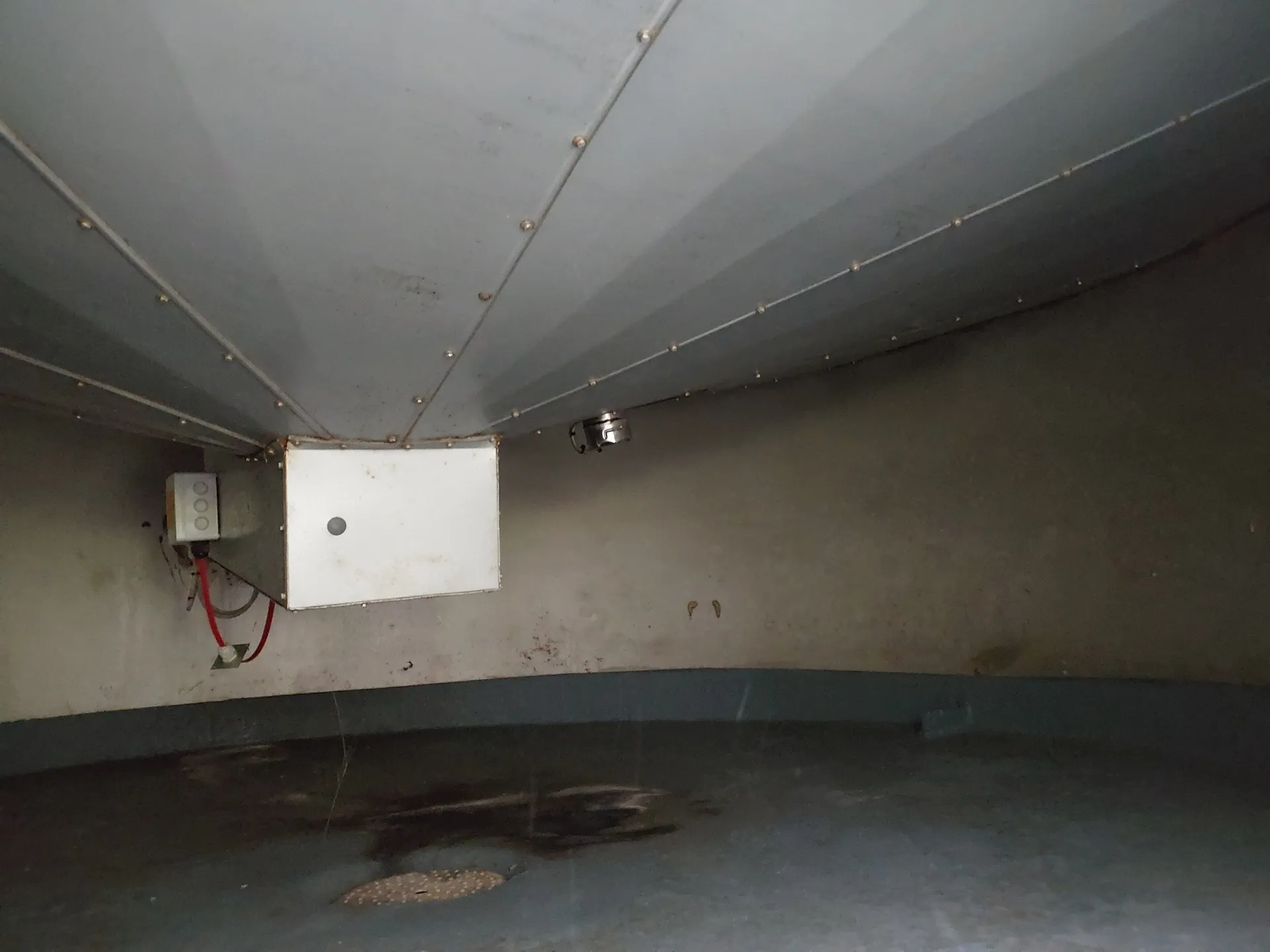 120.000 Liter Gresser 3 bar Drucktank isoliert