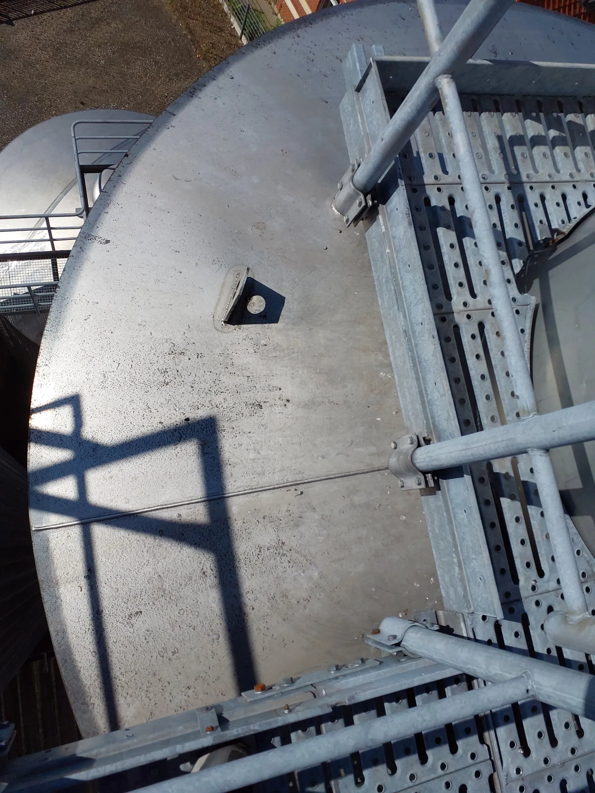 120.000 Liter Gresser 3 bar Drucktank isoliert