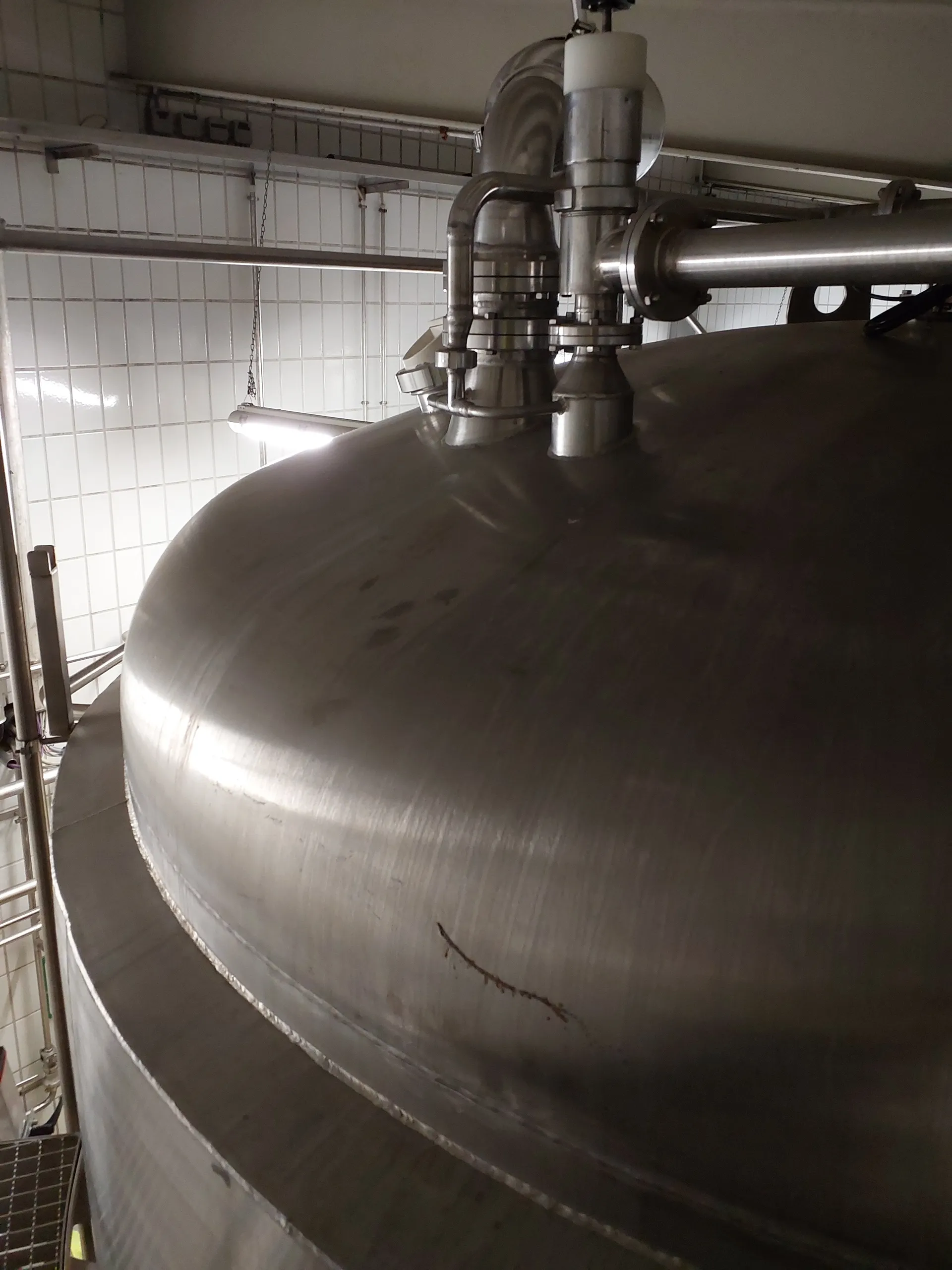 12.890 Liter 2 bar Drucktank Würzesterilisator 2 isoliert