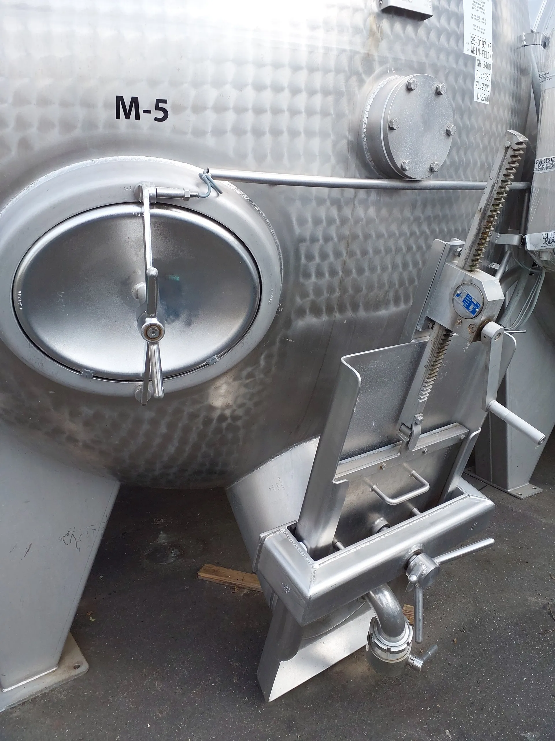 10.500 Liter Maischebehälter mit Kühlschlangen