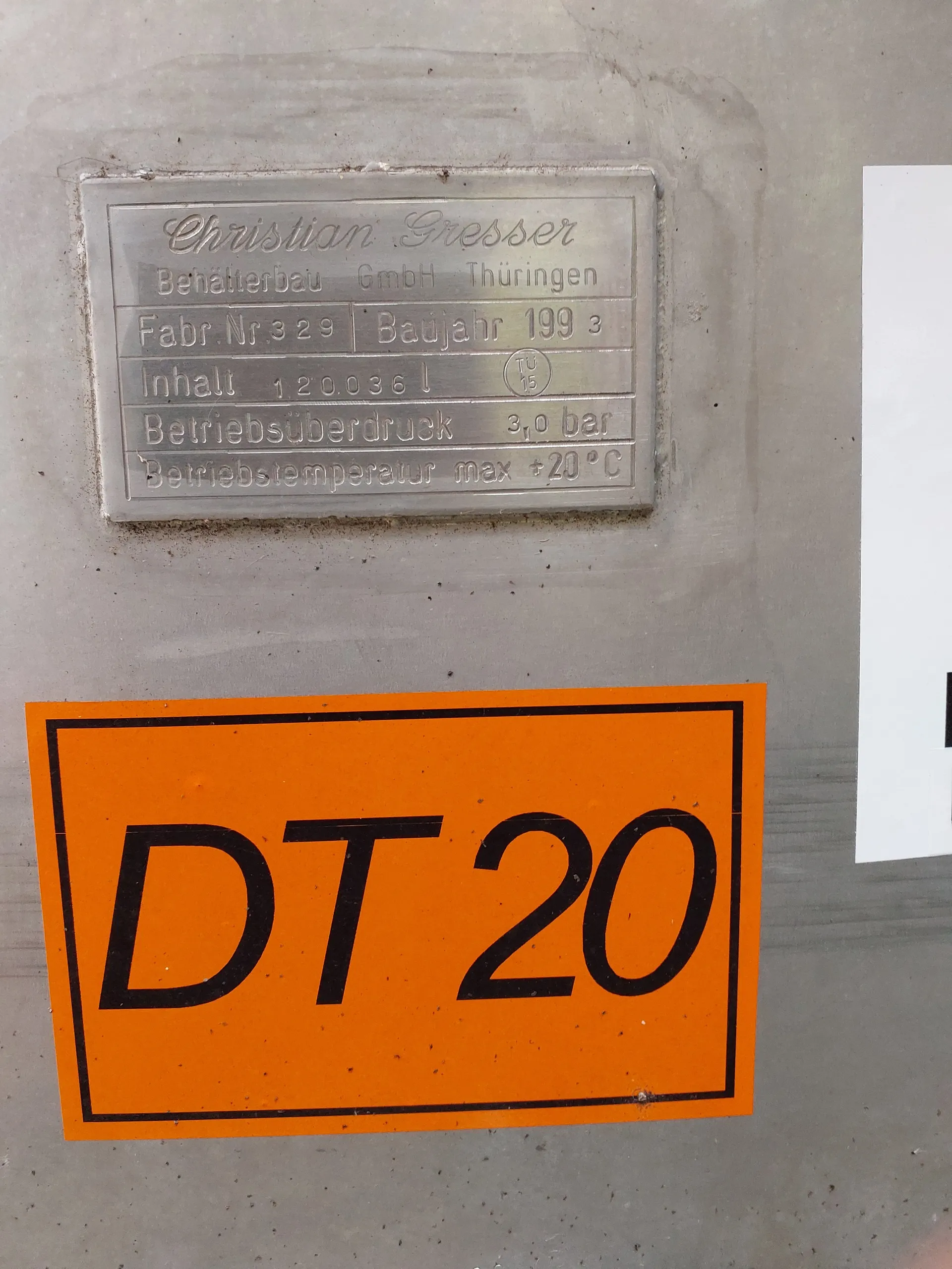 120.000 Liter Gresser 3 bar Drucktank isoliert