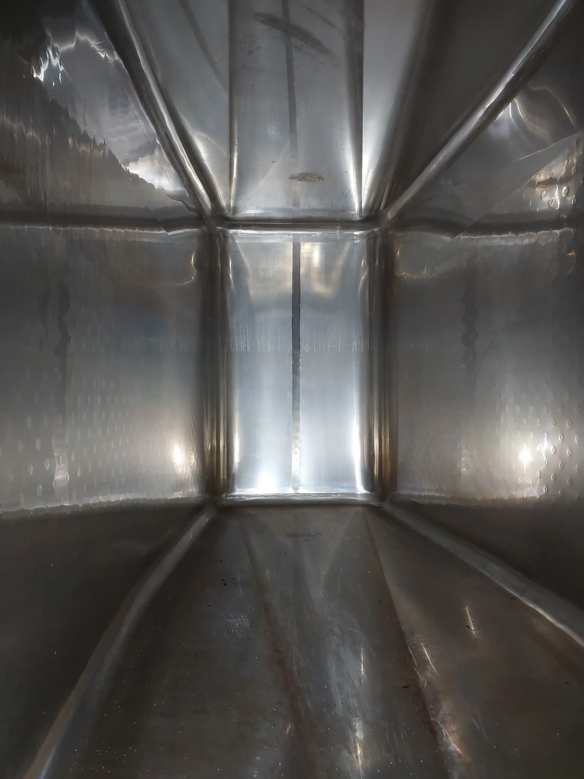 3.500 Liter  Weintank/ Lagertank Möschle,  kubisch mit Kühlmantel