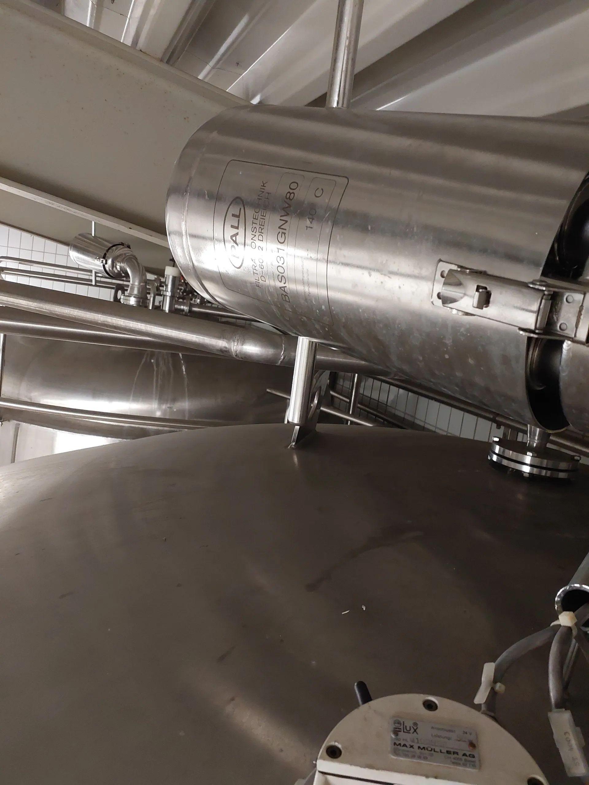 12.890 Liter 2 bar Drucktank Würzesterilisator 2 isoliert