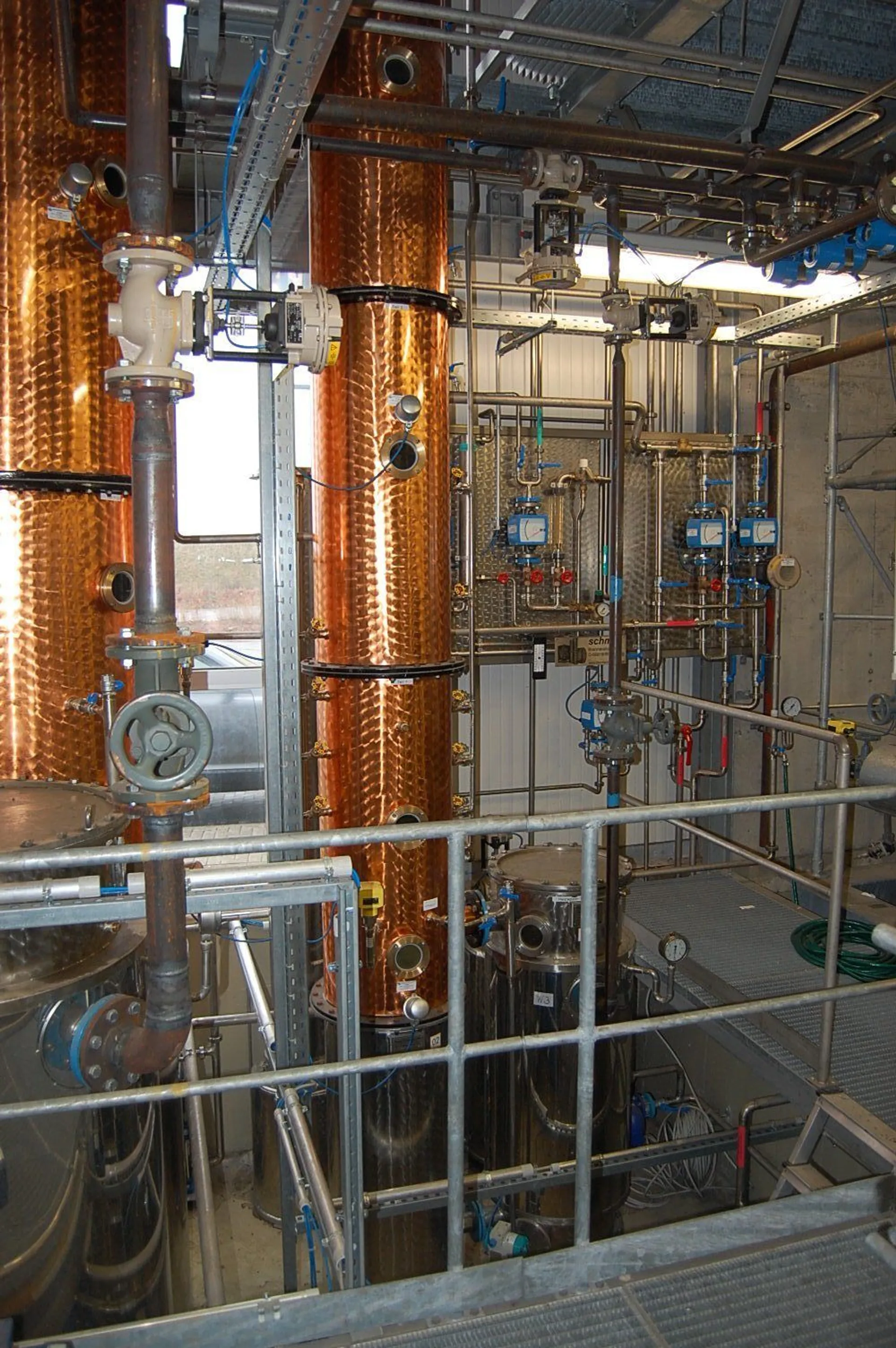 Distillation 15.000 liters/24 hours 96,3 Vol%