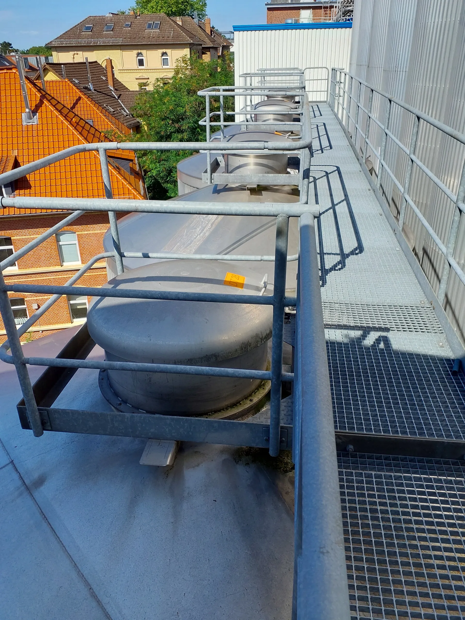 123.600 Liter GROSS Drucktank isoliert