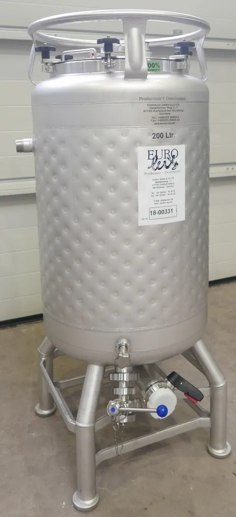 200 Liter Eurolux Biertank/ Lagertanks/ Drucktank mit Kühlmantel, rund, stehend aus V2A, Betriebsdruck: +2,0 bar