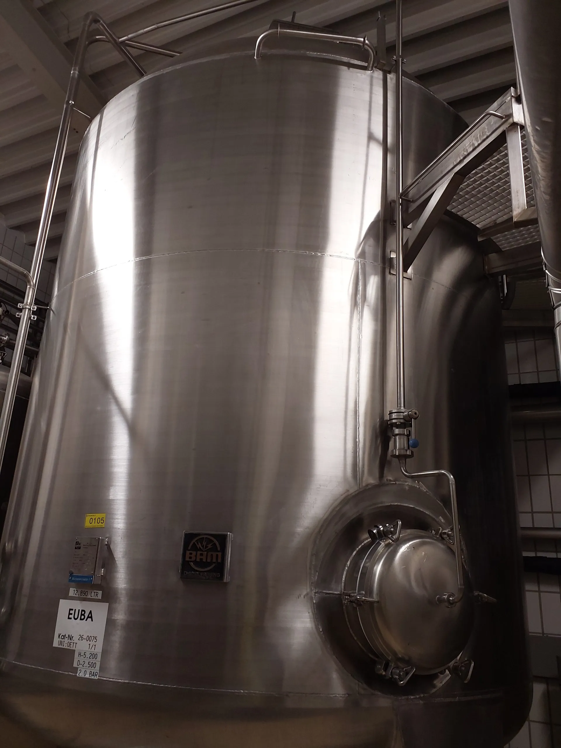 12.890 Liter 2 bar Drucktank Würzesterilisator 1 isoliert