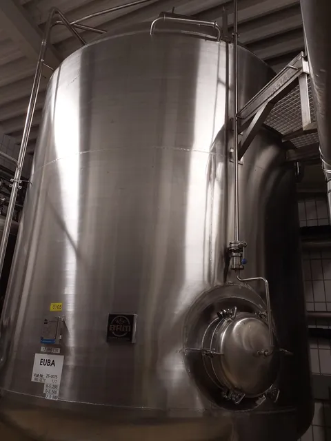 12.890 Liter 2 bar Drucktank Würzesterilisator 1 isoliert