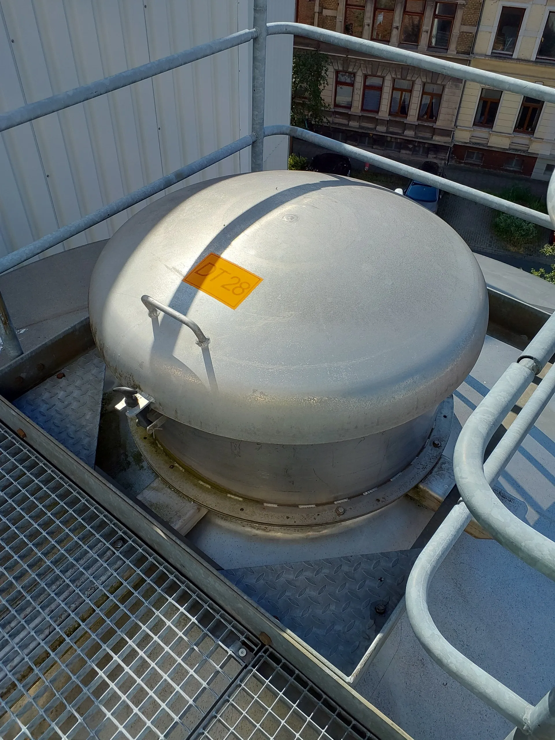 123.600 Liter GROSS Drucktank isoliert